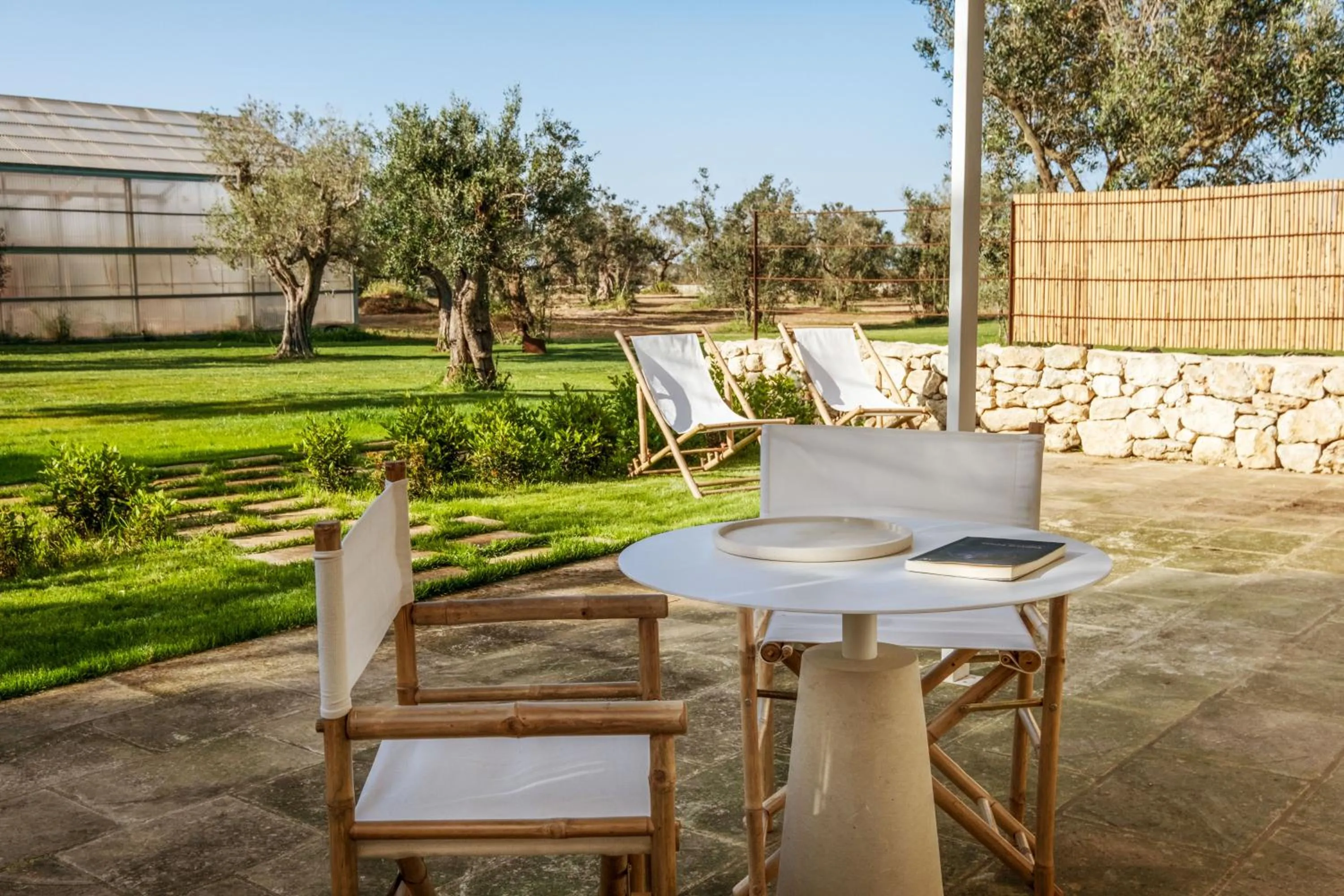 Patio in Secolario Masseria del Viverbene