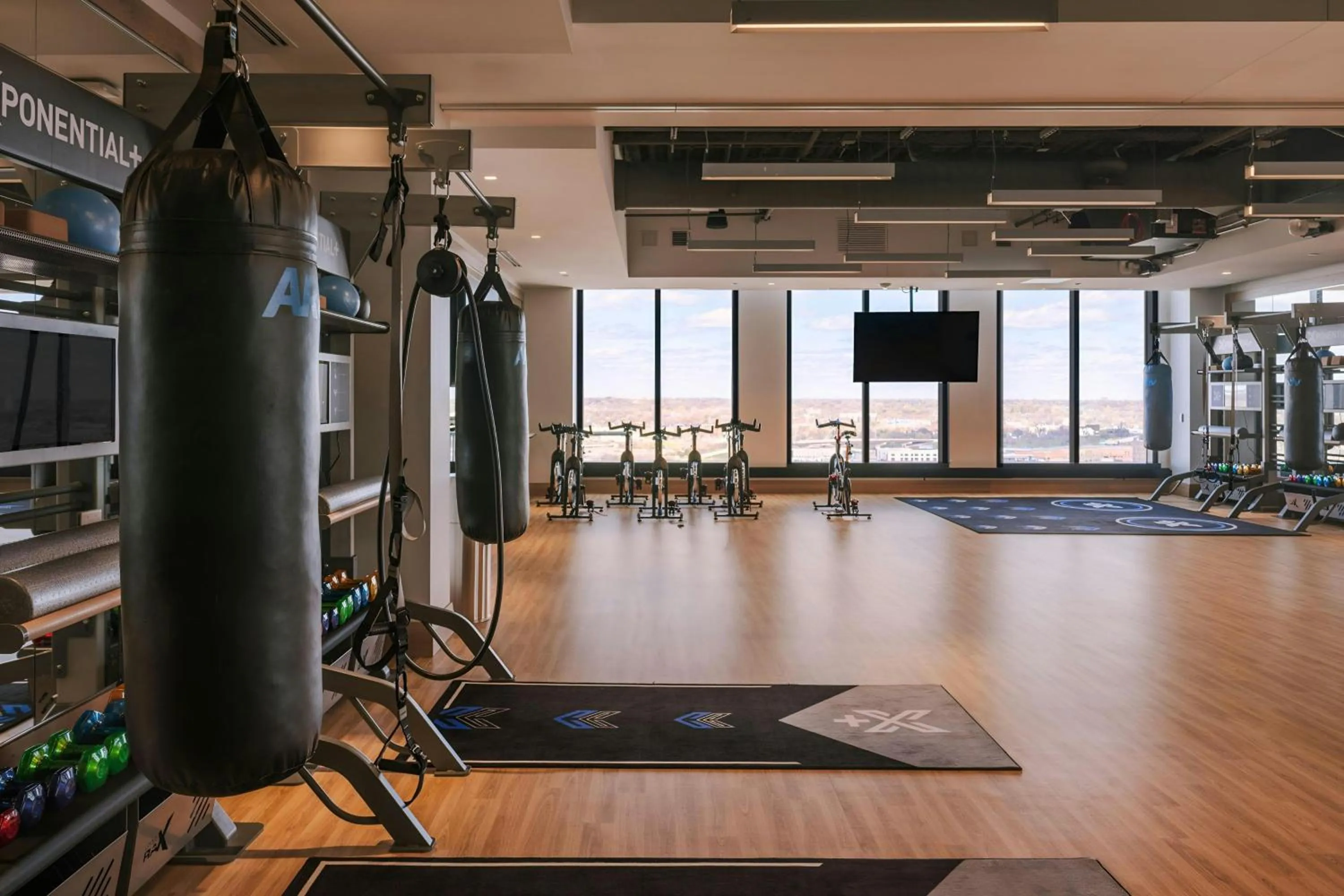 Fitness centre/facilities in Sonder by Marriott Bonvoy North Loop Green Apartments North Loop