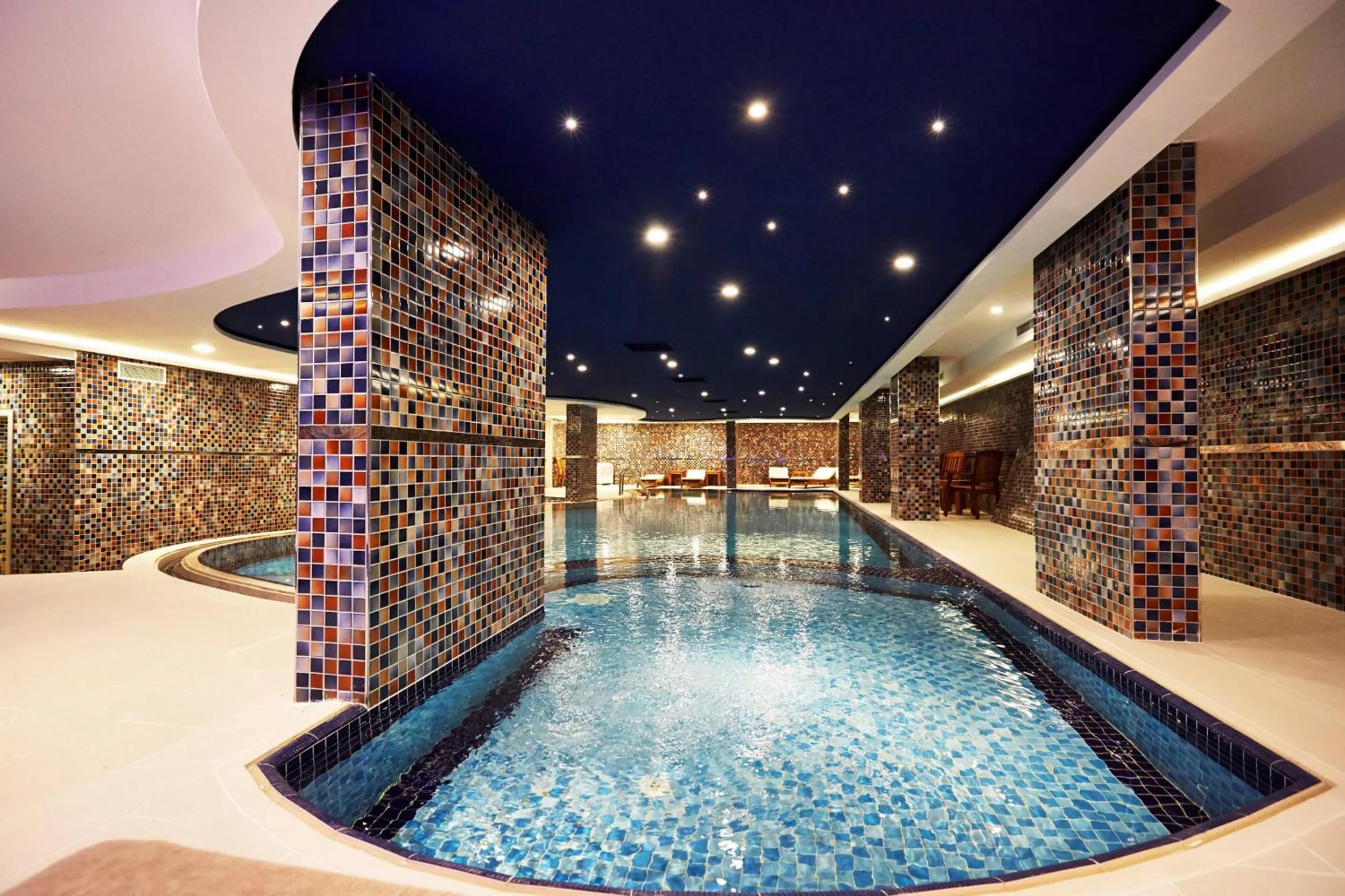 Swimming pool in Royal Uzungol Hotel&Spa