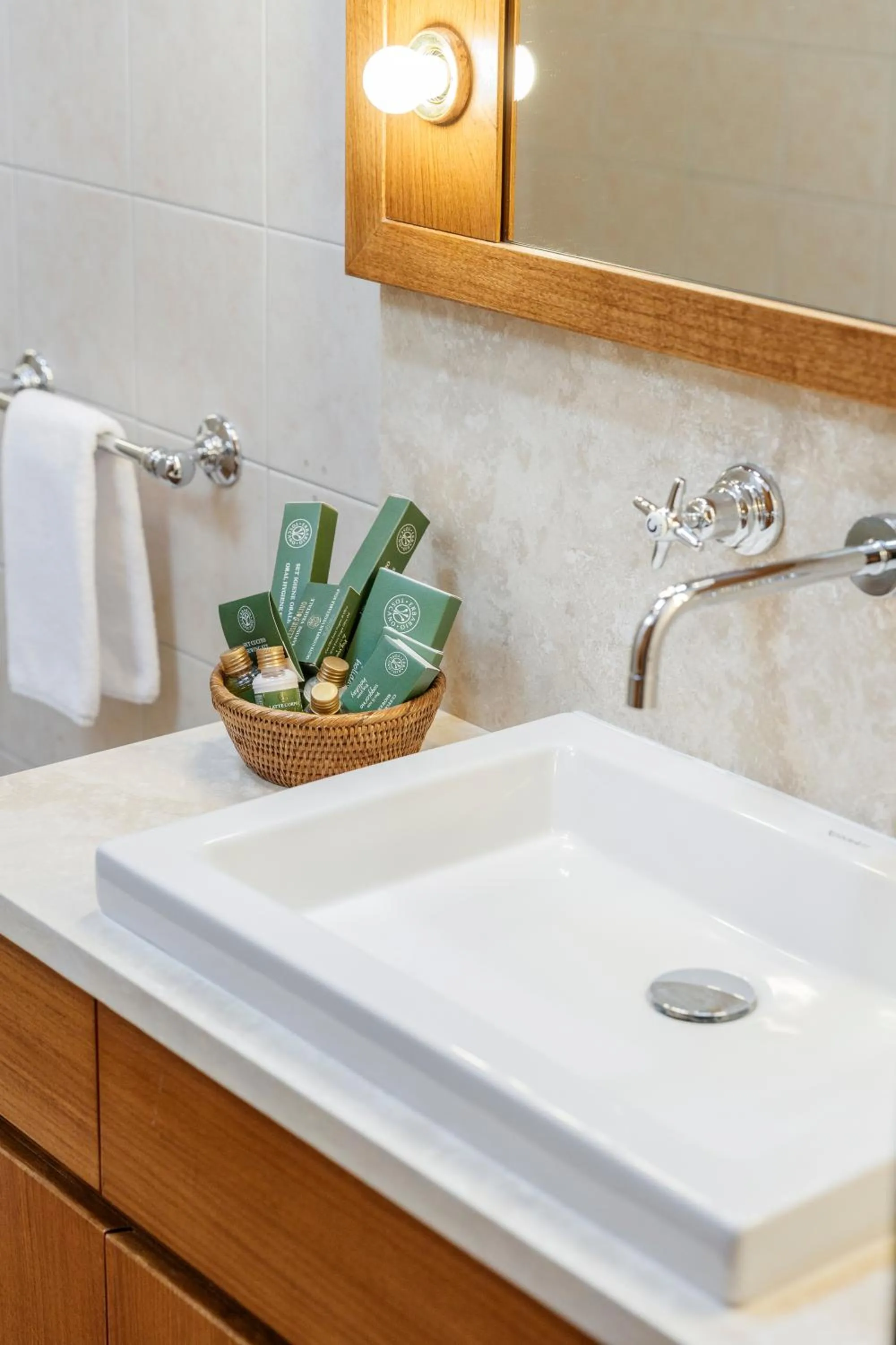 Shower in Wine Relais In Montecucco - ColleMassari Hospitality