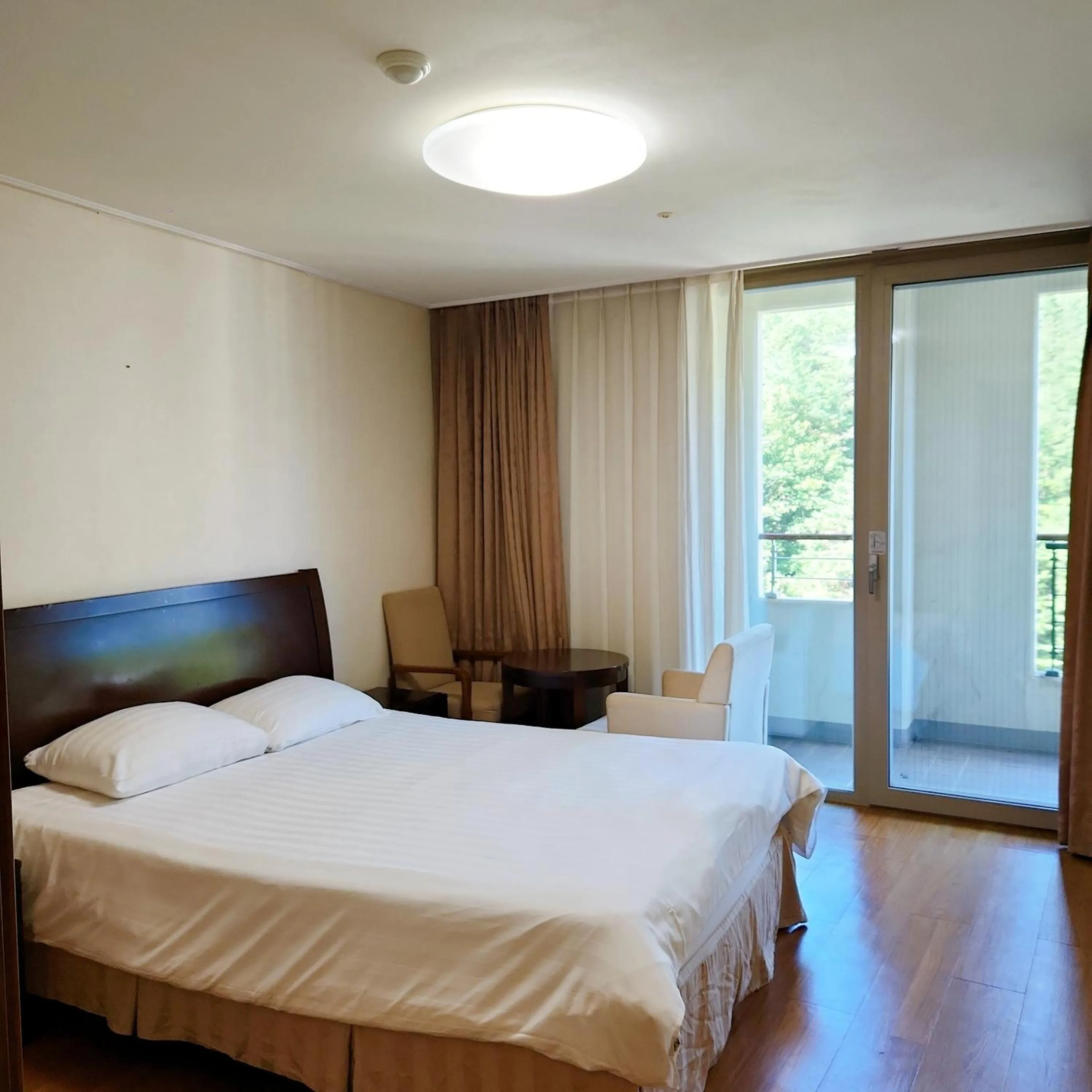 Bedroom, Bed in Jeongseon Mayhills Resort