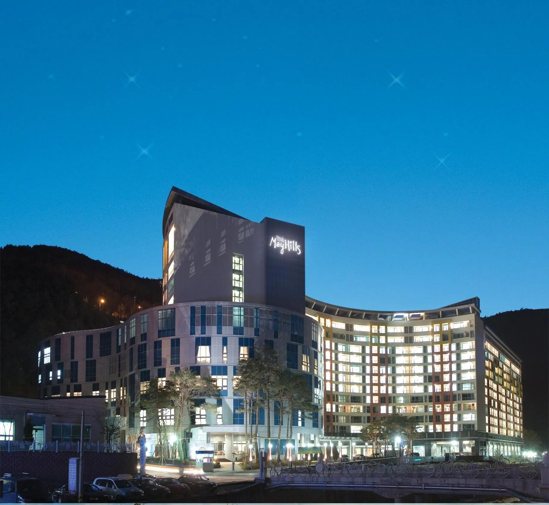Facade/entrance in Jeongseon Mayhills Resort