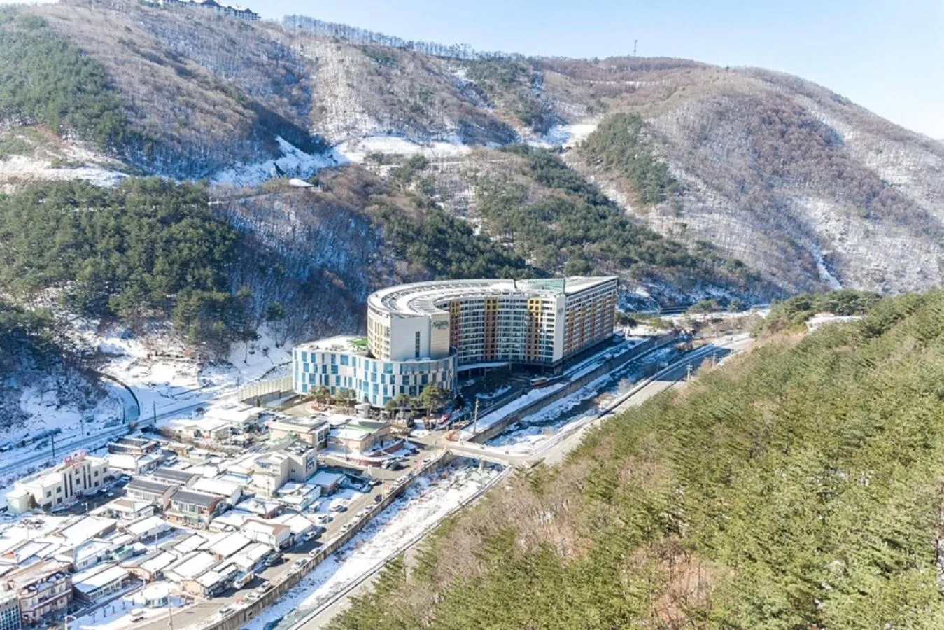 Facade/entrance in Jeongseon Mayhills Resort