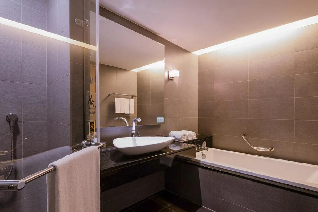 Bathroom in Lakeshore Hotel Hualien