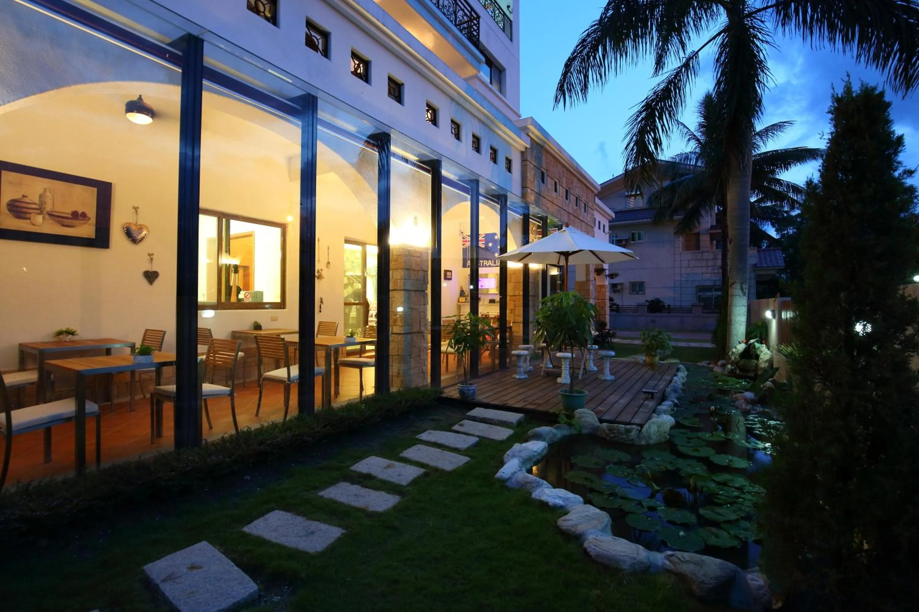 Garden in White Palace B&B