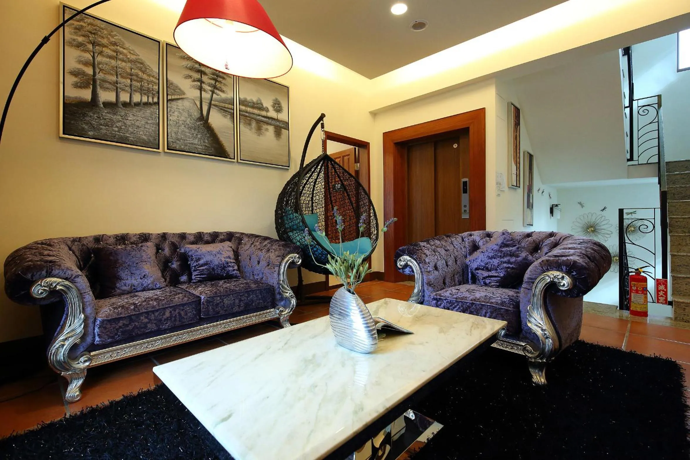 Communal lounge/ TV room in White Palace B&B