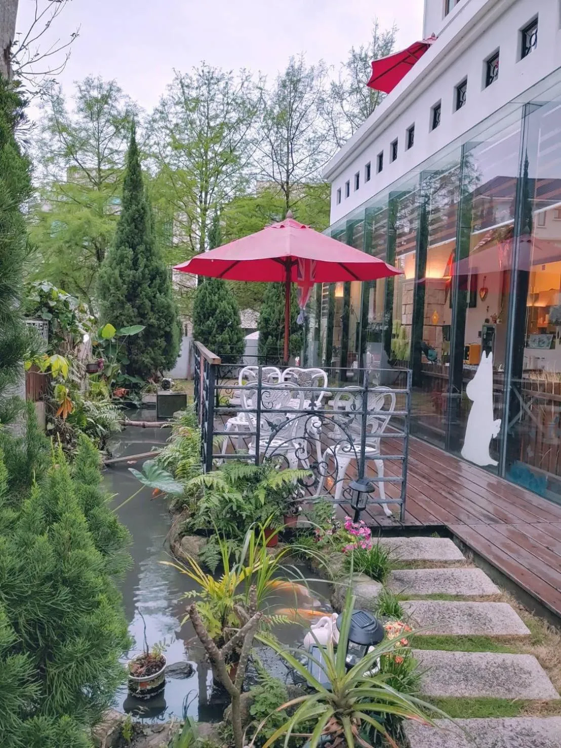 Garden view in White Palace B&B