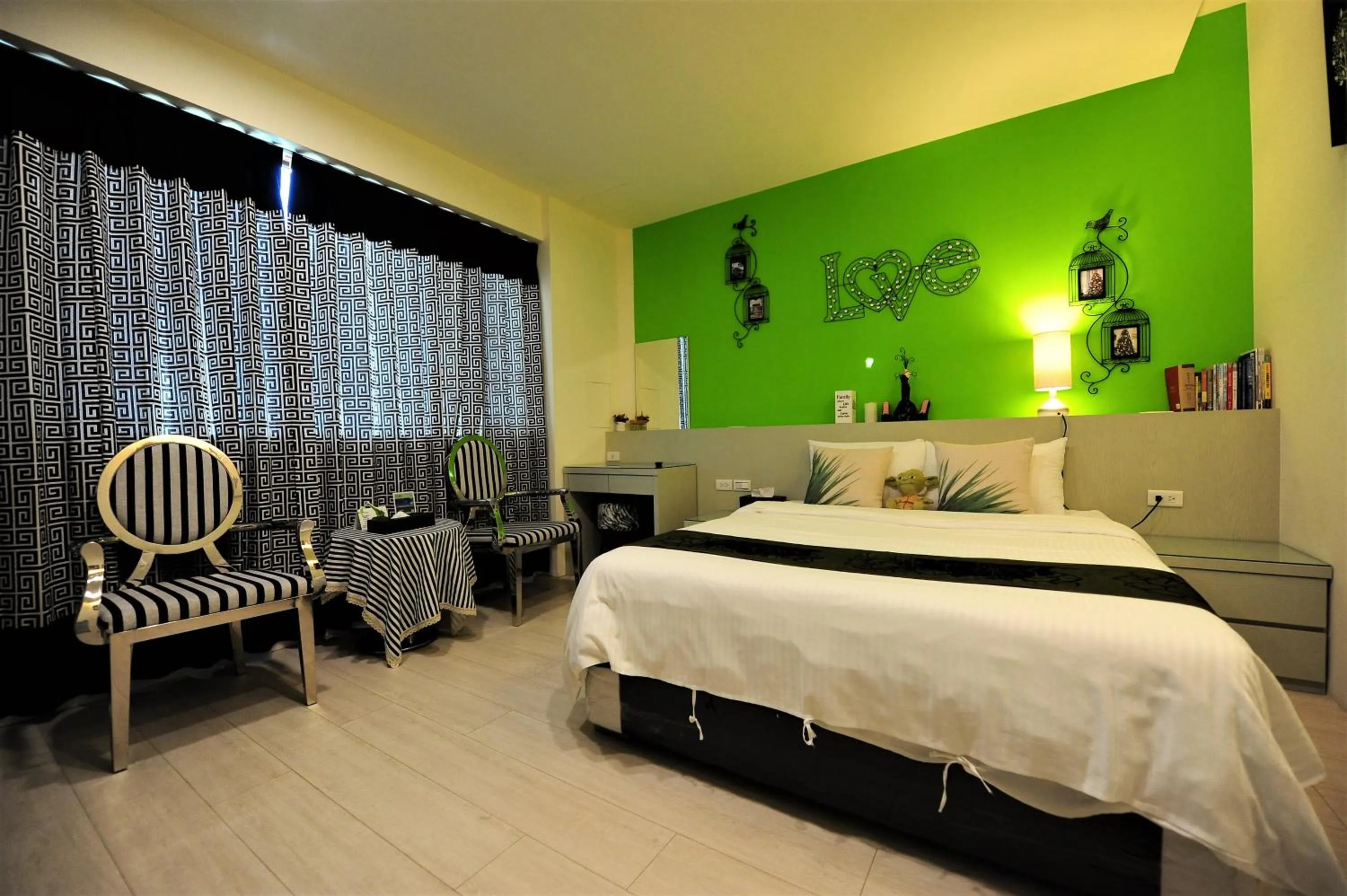 Photo of the whole room in White Palace B&B