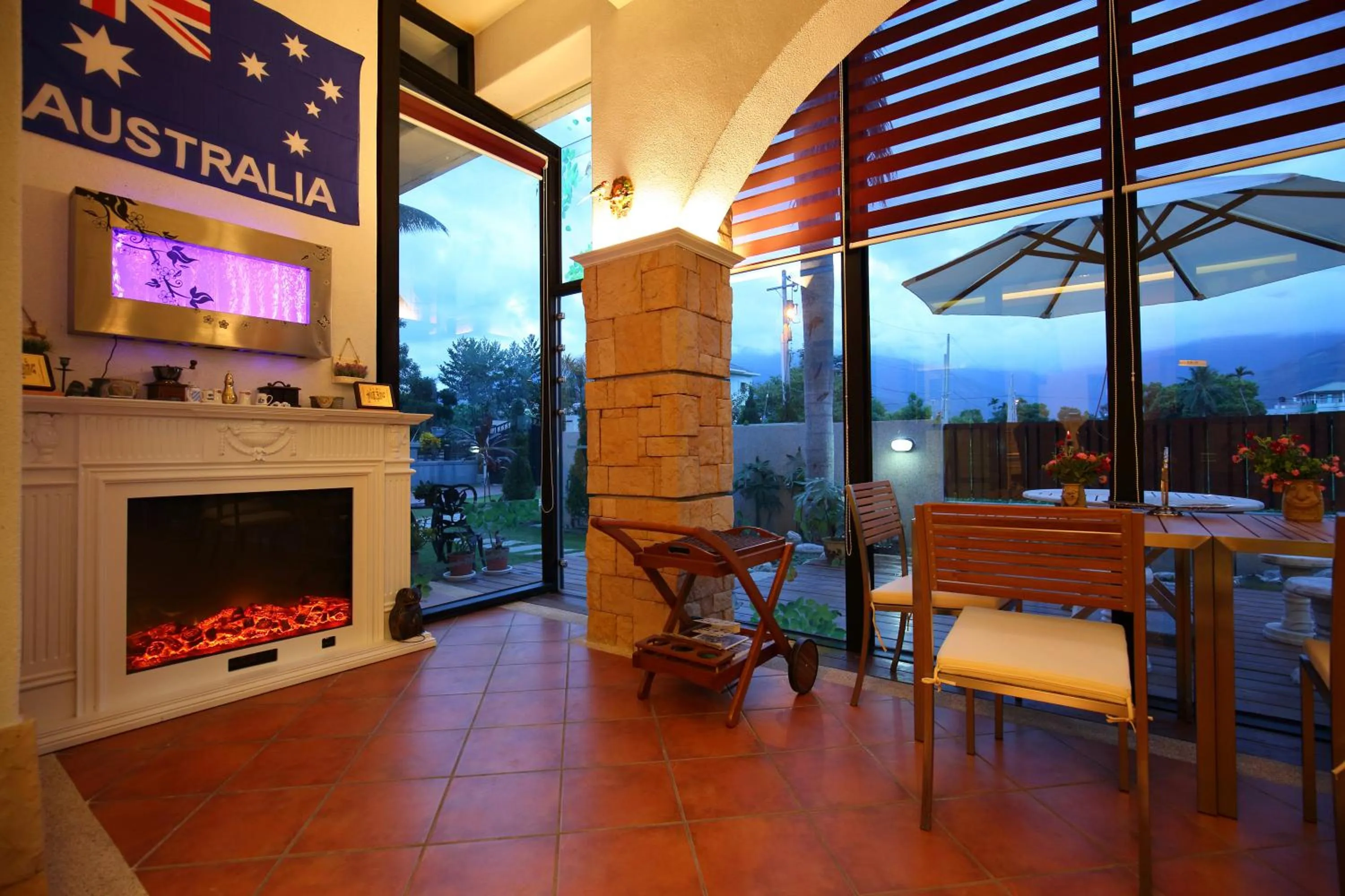 Restaurant/places to eat in White Palace B&B