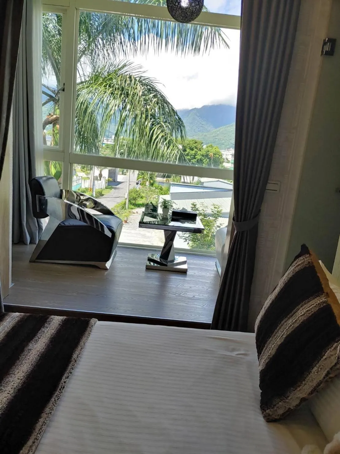 Mountain view in White Palace B&B