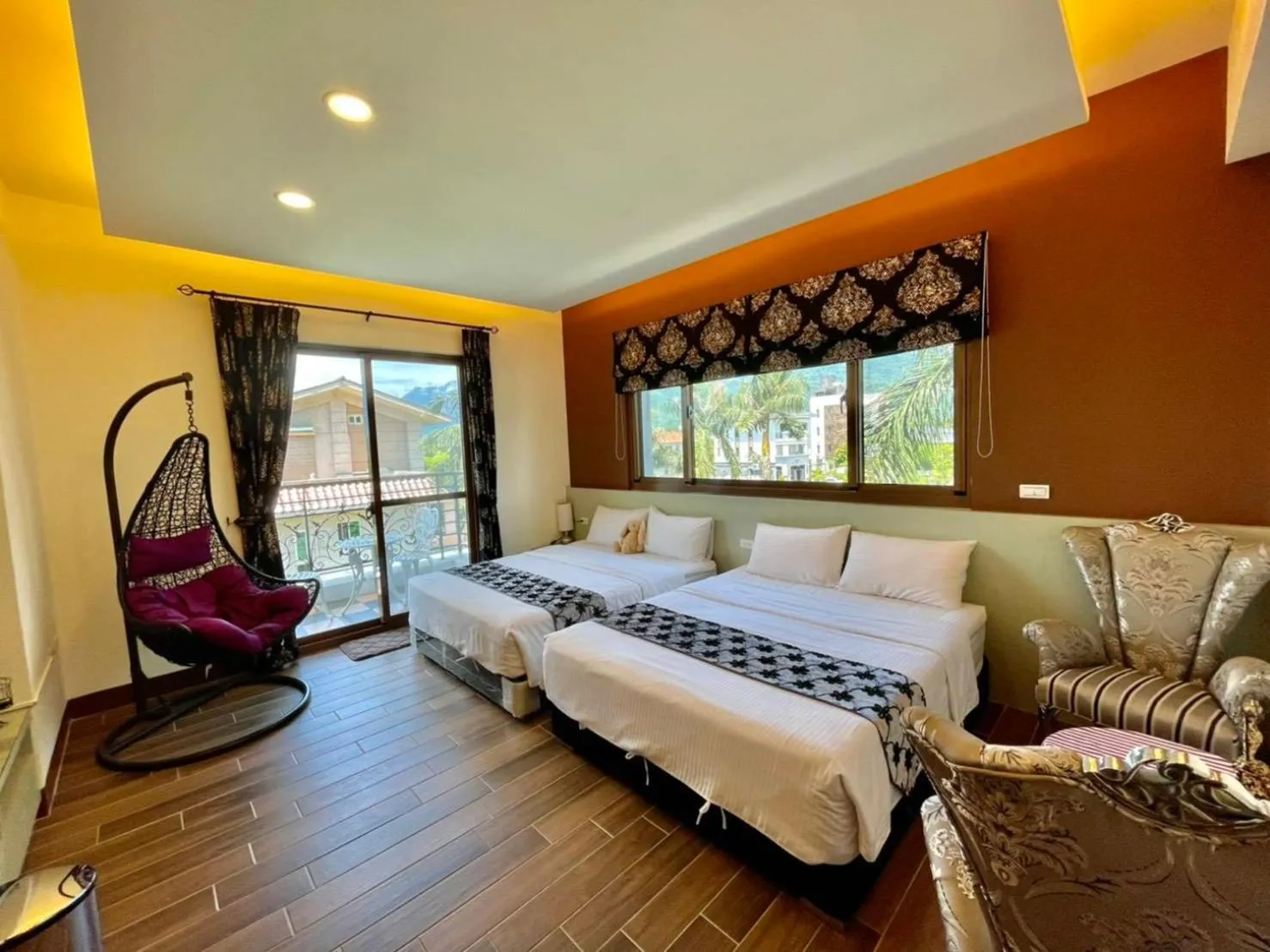 Photo of the whole room in White Palace B&B