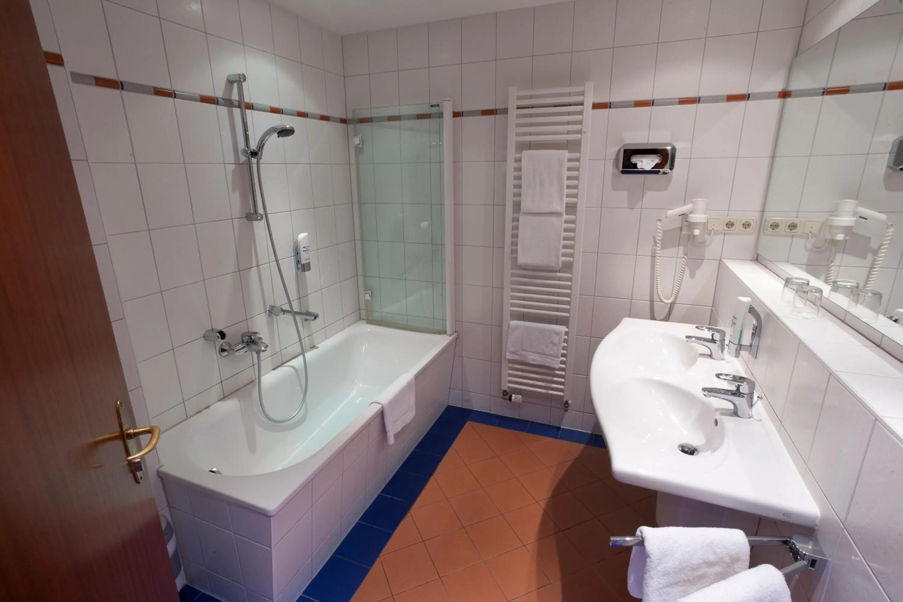 Bathroom in Moby Dick Hotel & Ferienwohnungen