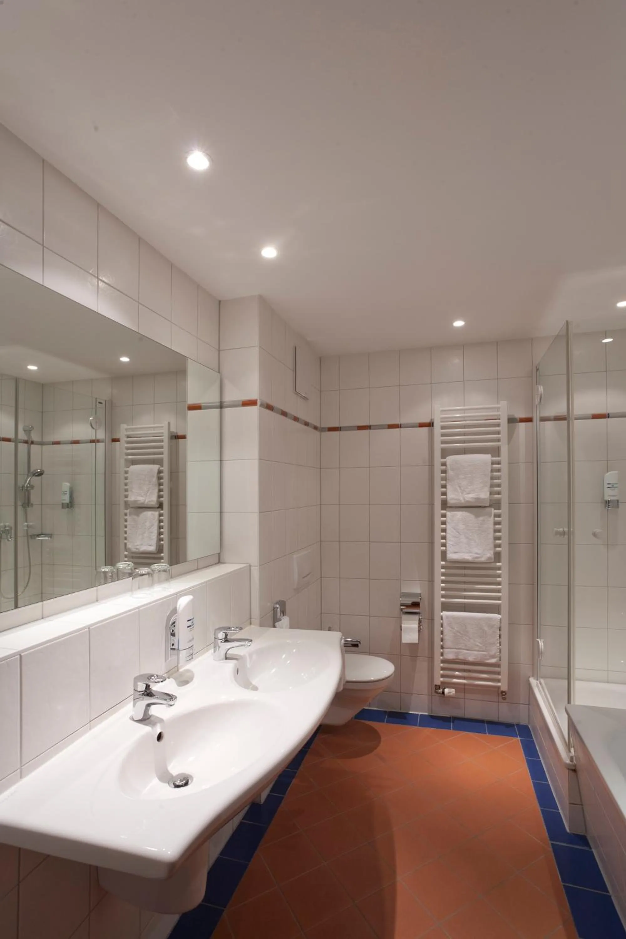 Bathroom in Moby Dick Hotel & Ferienwohnungen