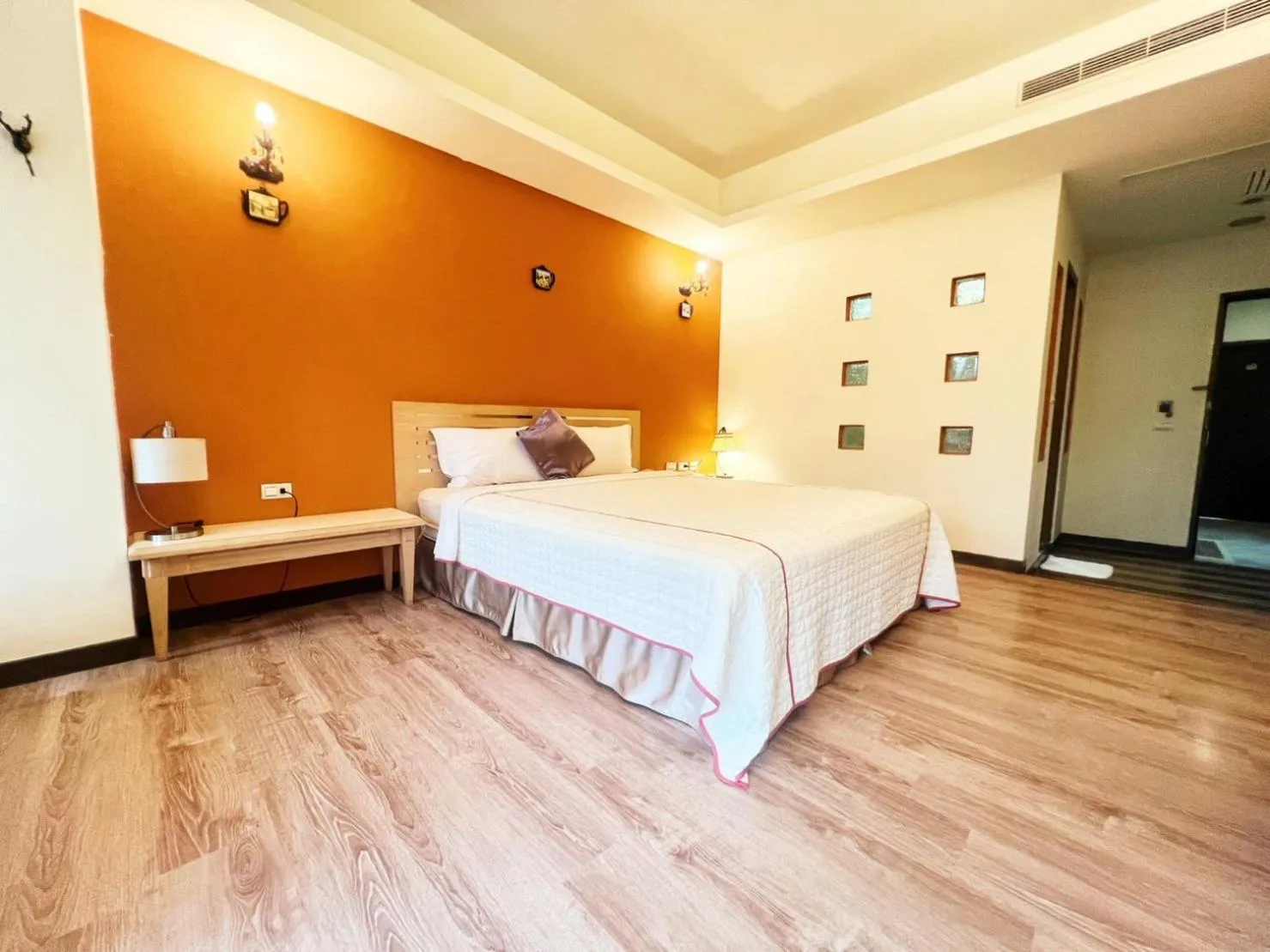 Decorative detail, Bed in 墾丁茉莉民宿