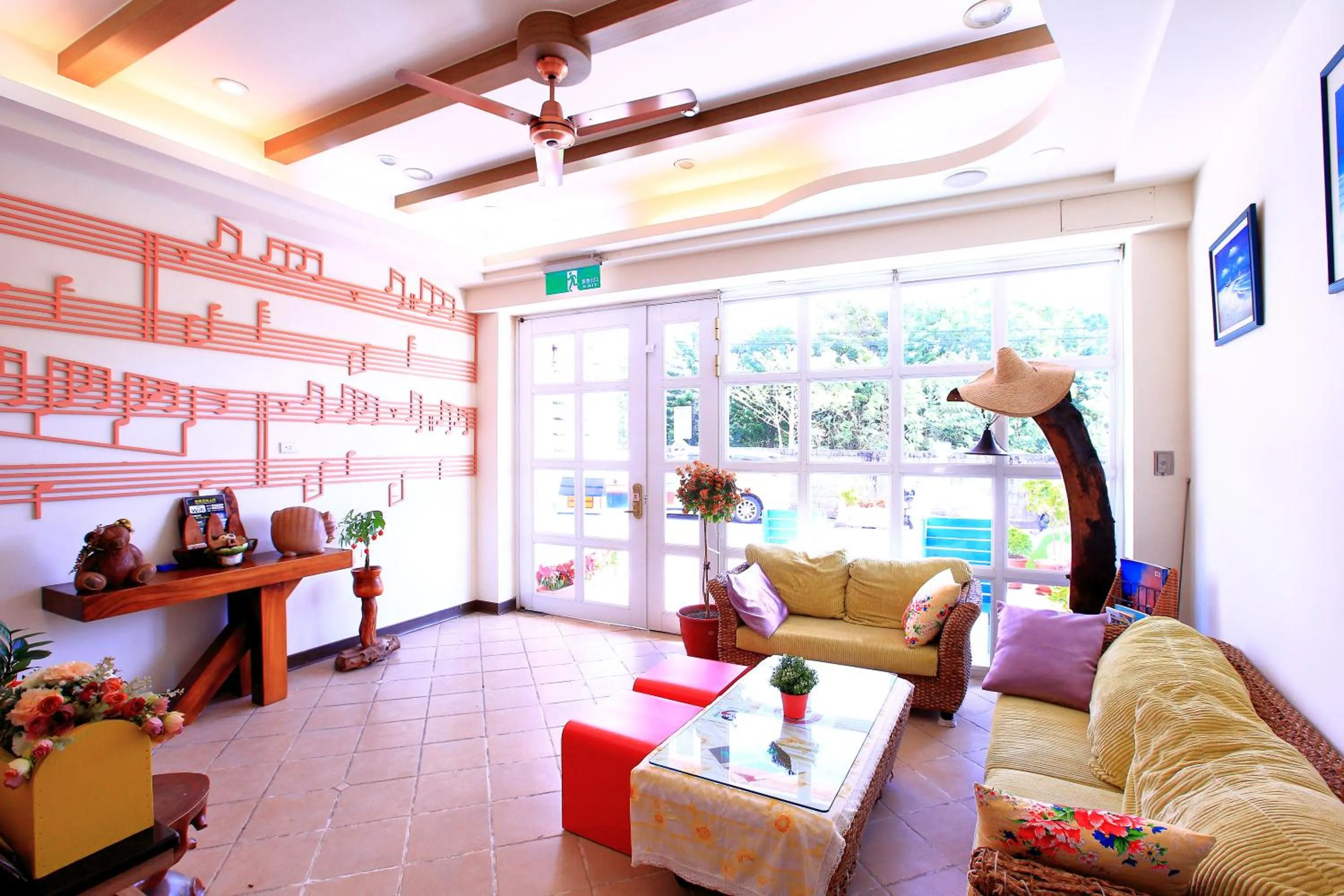 Communal lounge/ TV room in 墾丁茉莉民宿