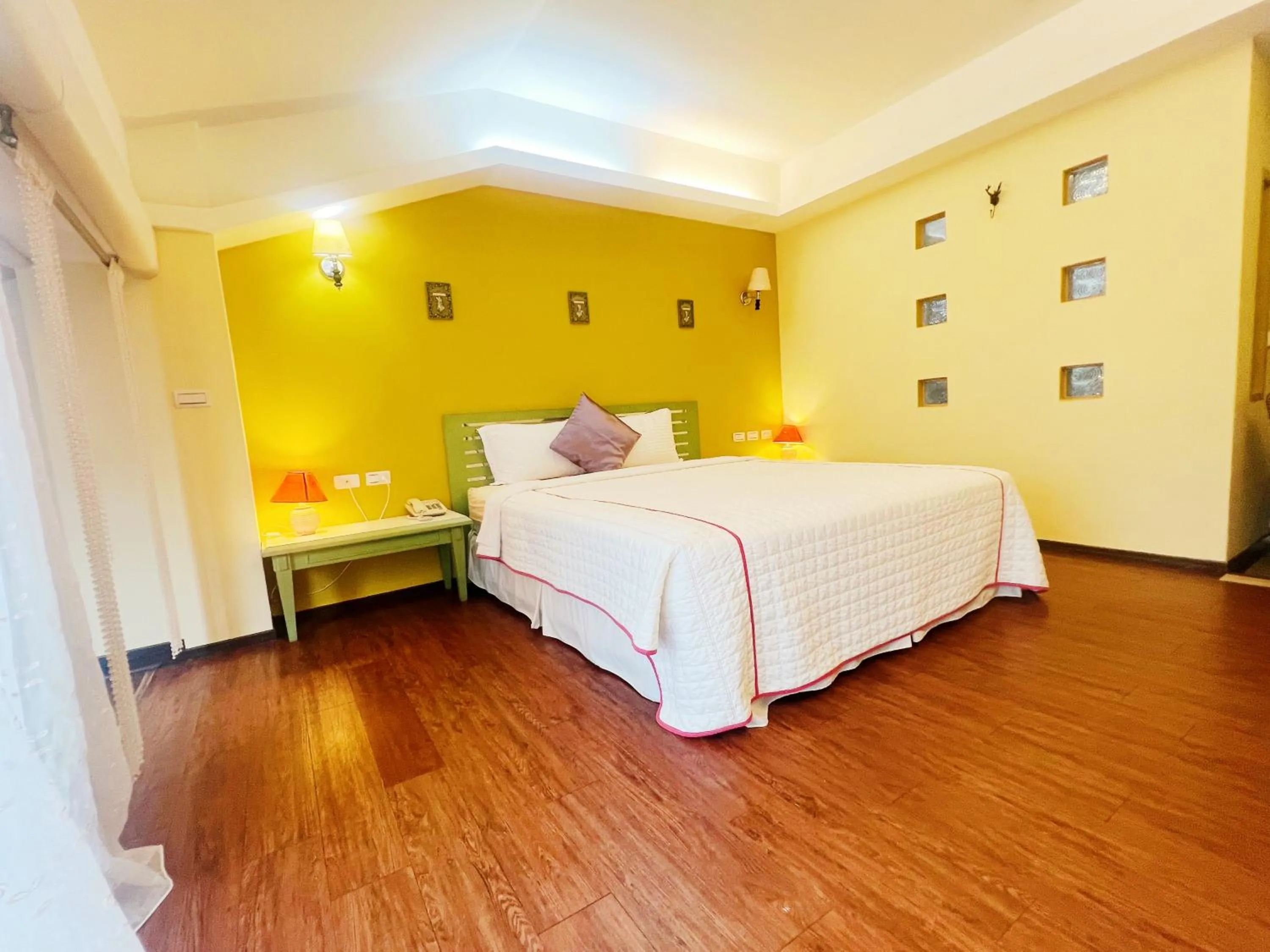 Decorative detail, Bed in 墾丁茉莉民宿