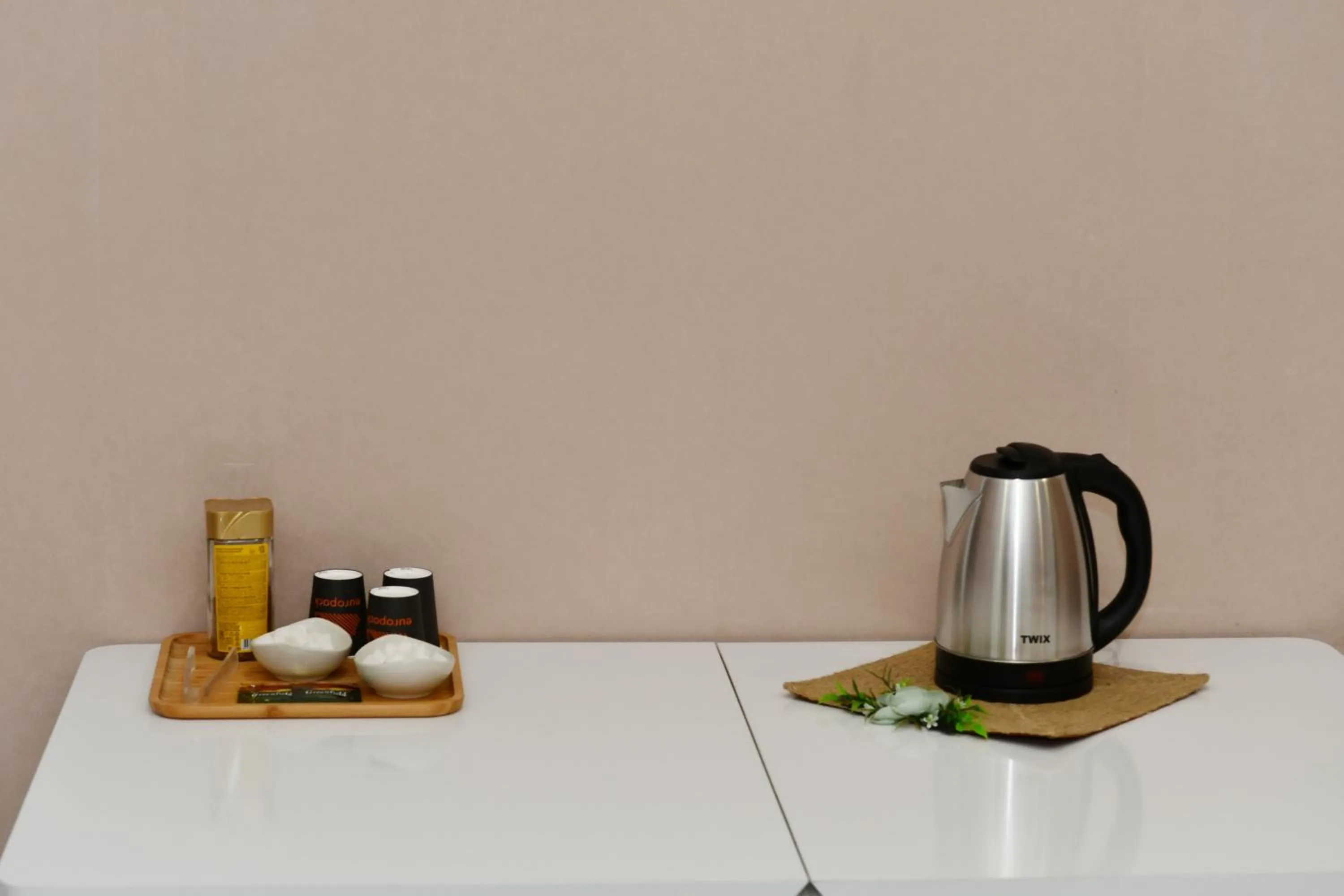 Restaurant/places to eat in Astoria Hotel