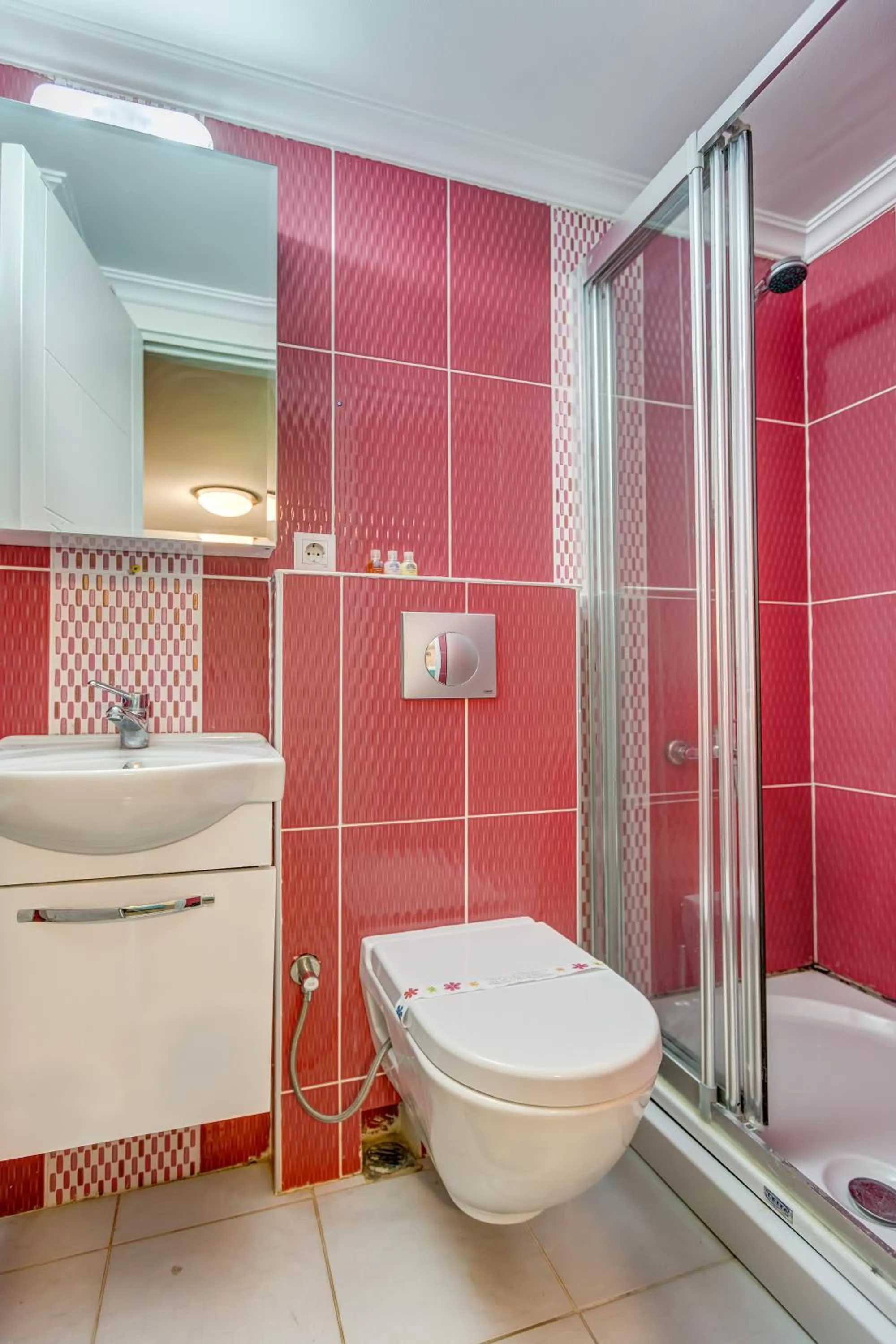 Shower in Nefes Hotel