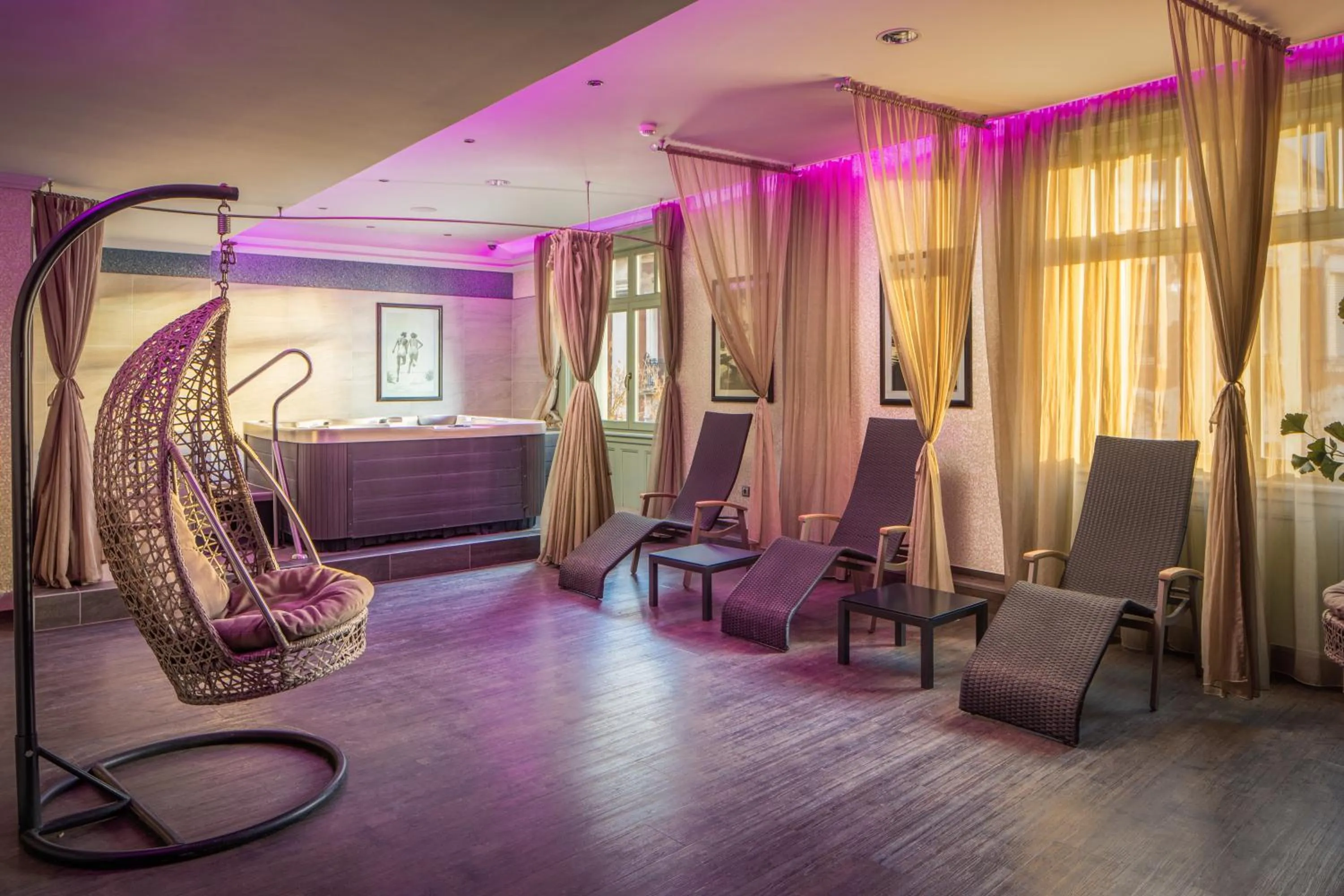 Spa and wellness centre/facilities in Grand Hotel Glorius Makó