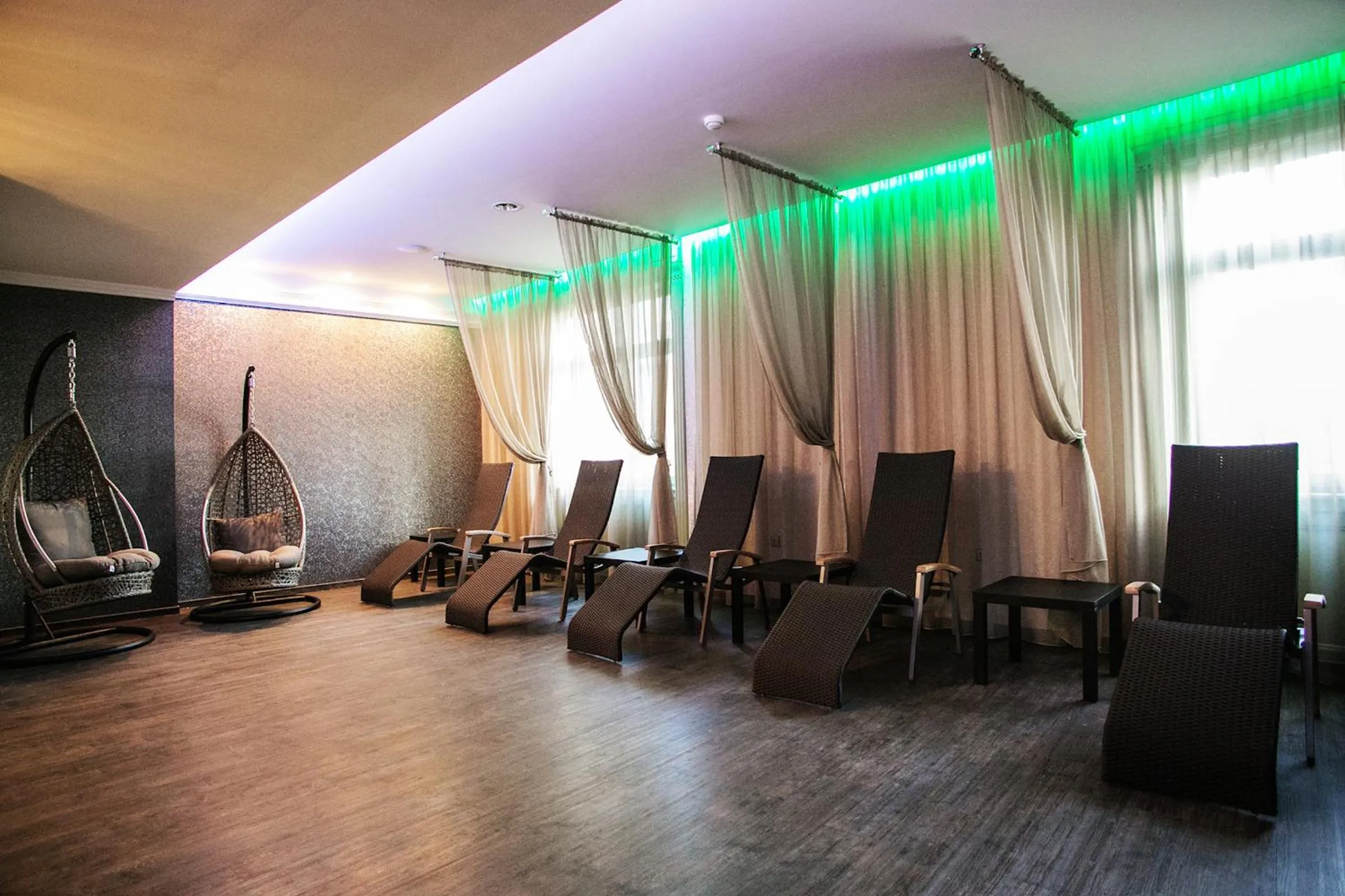 Spa and wellness centre/facilities in Grand Hotel Glorius Makó