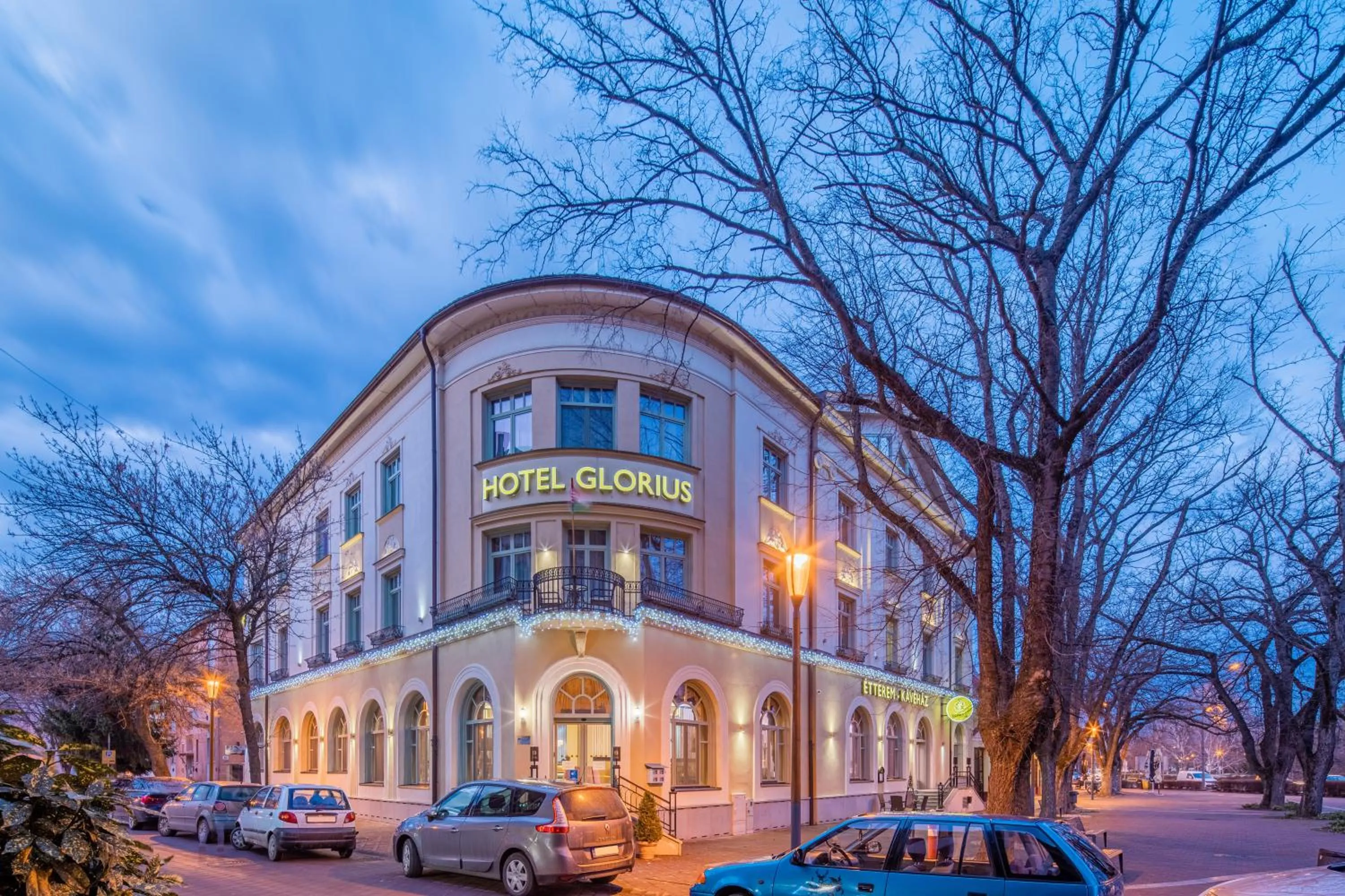 Property building in Grand Hotel Glorius Makó