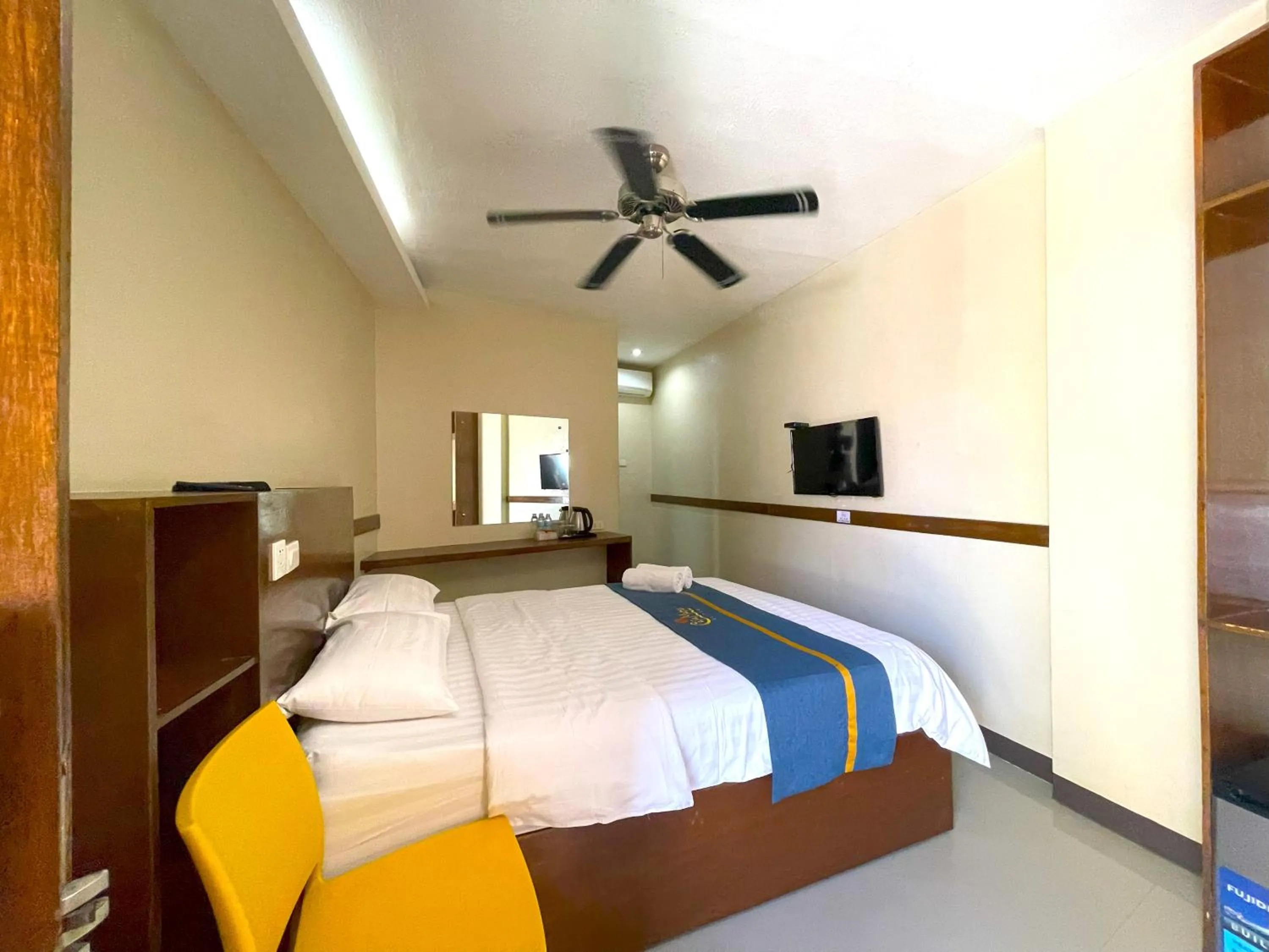 Photo of the whole room, Bed in Casa Marco Suites Puerto Galera powered by Cocotel