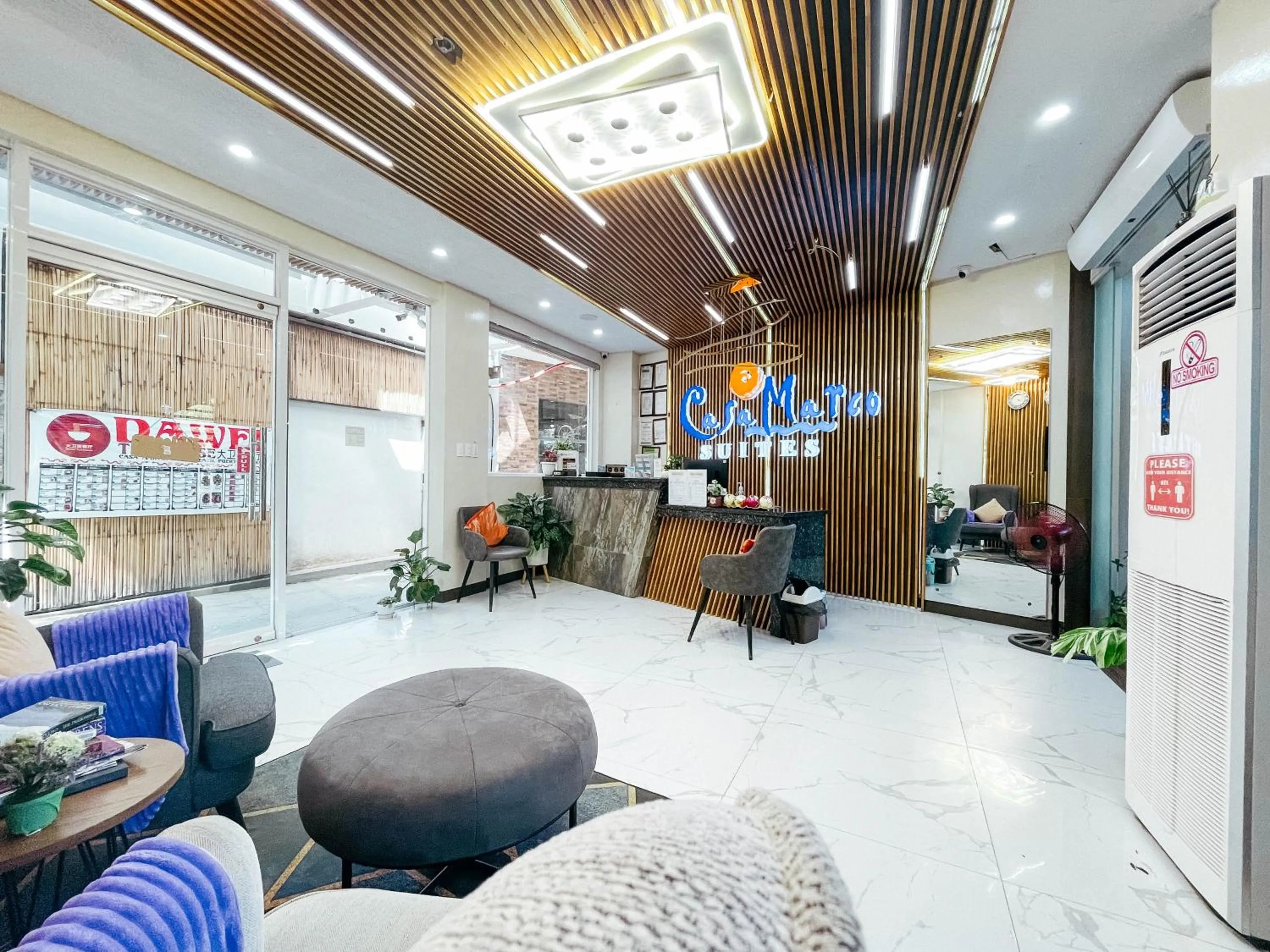 Lobby or reception in Casa Marco Suites Puerto Galera powered by Cocotel