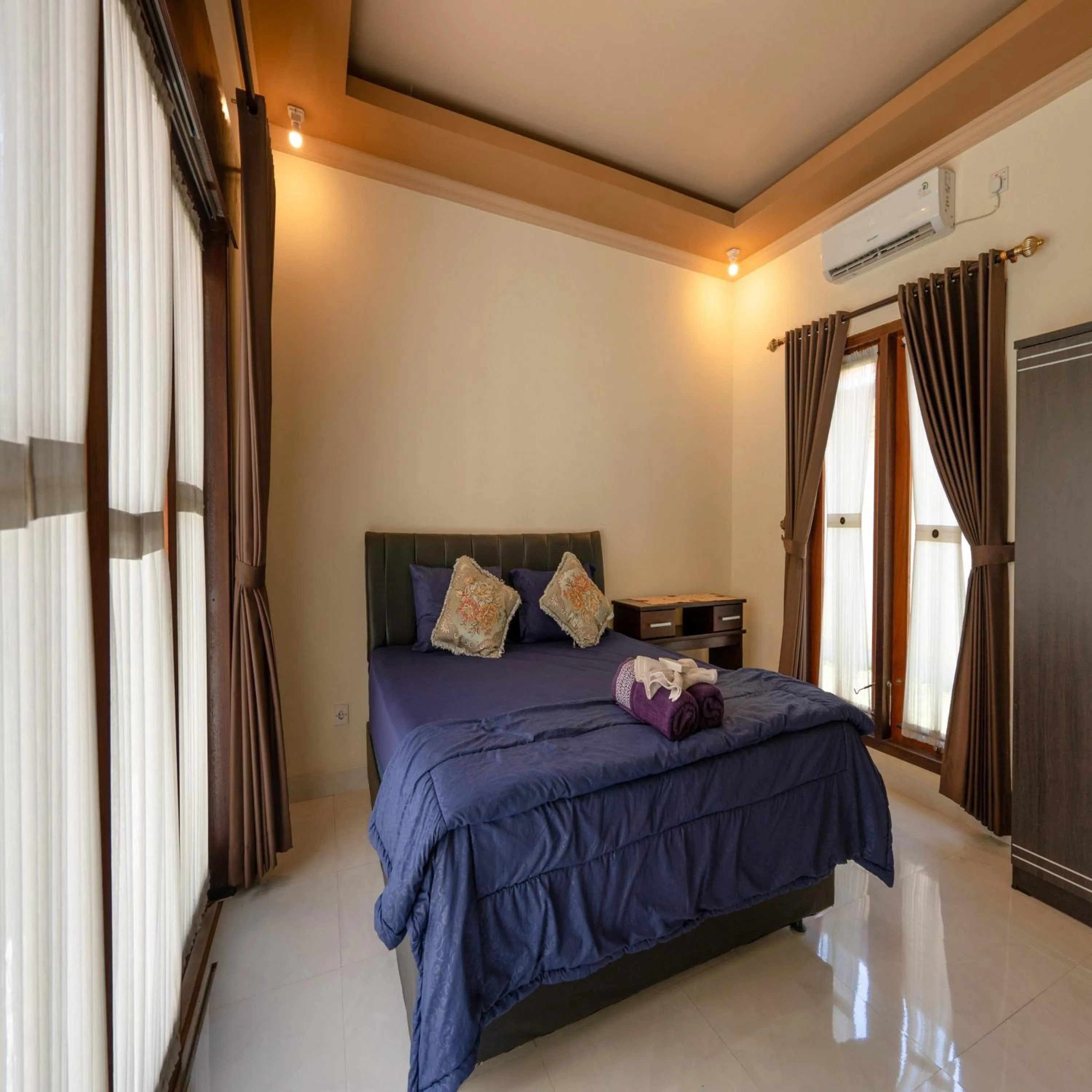 Bedroom, Bed in Calm Haven Villa with Amabela Garden Lovina Beach