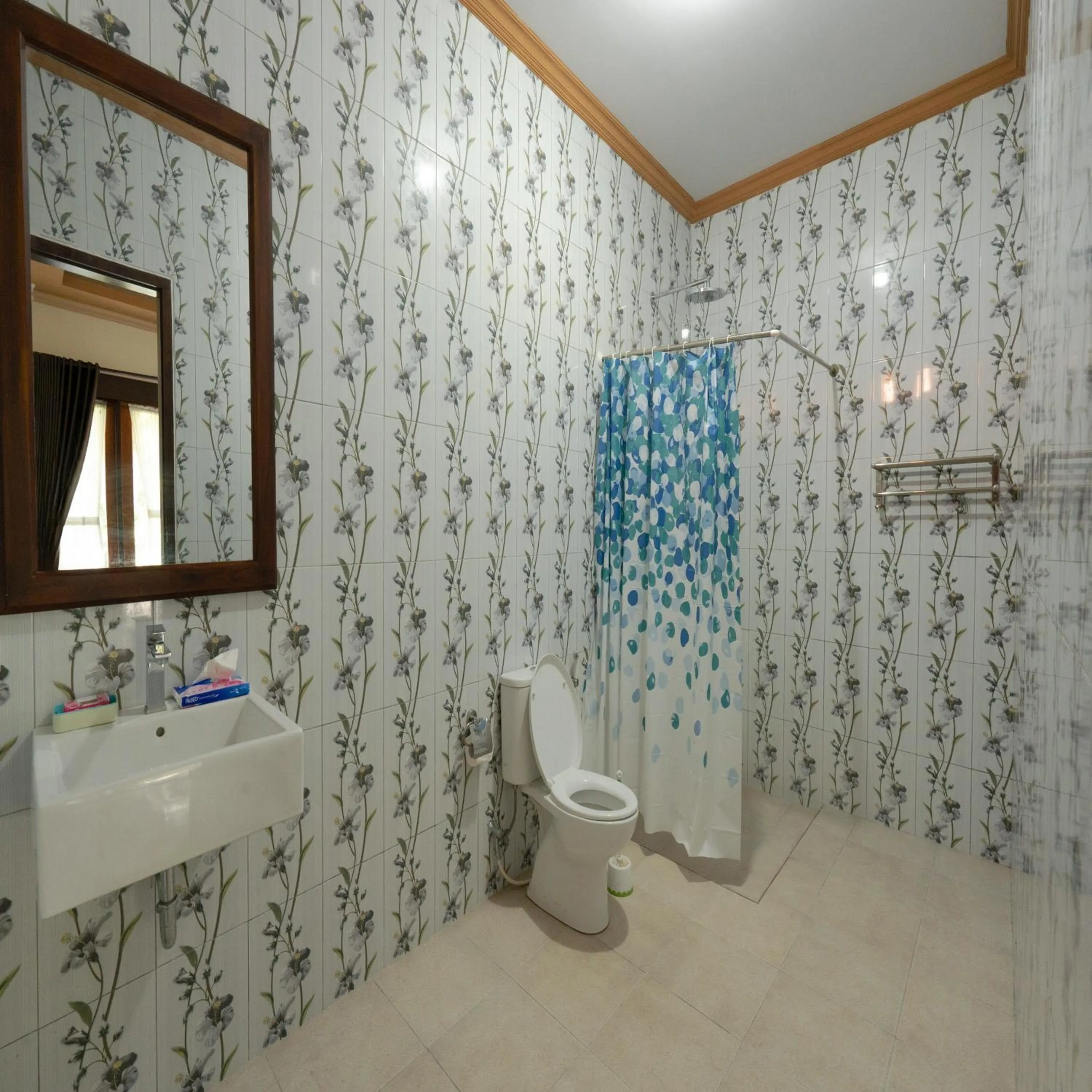 Bathroom in Calm Haven Villa with Amabela Garden Lovina Beach