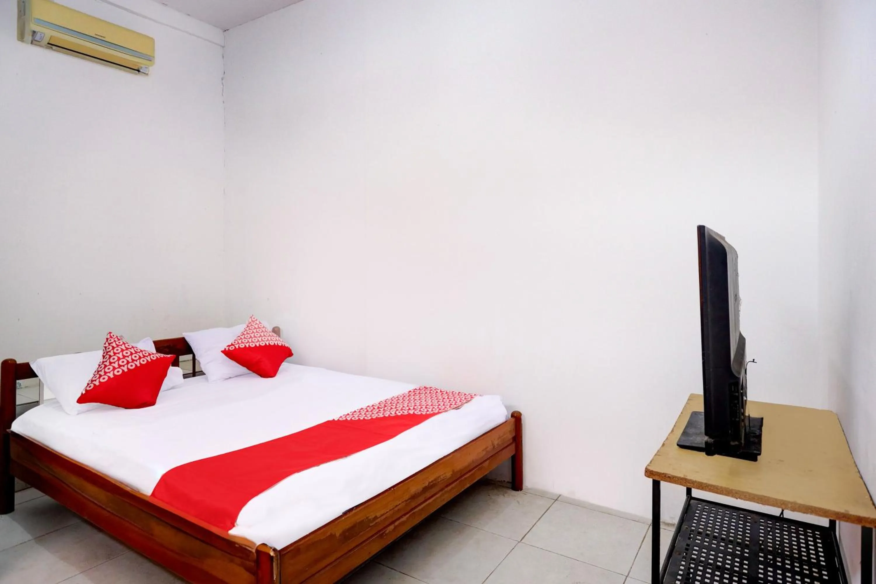 Bedroom in Hotel O California 2NearNagoya Hill Shopping Mall