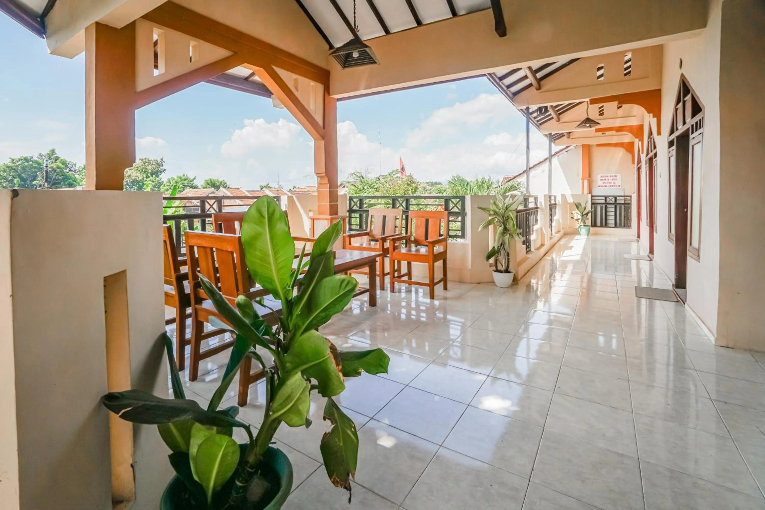 Lobby or reception in Hotel O Buduran Homestay Syariah