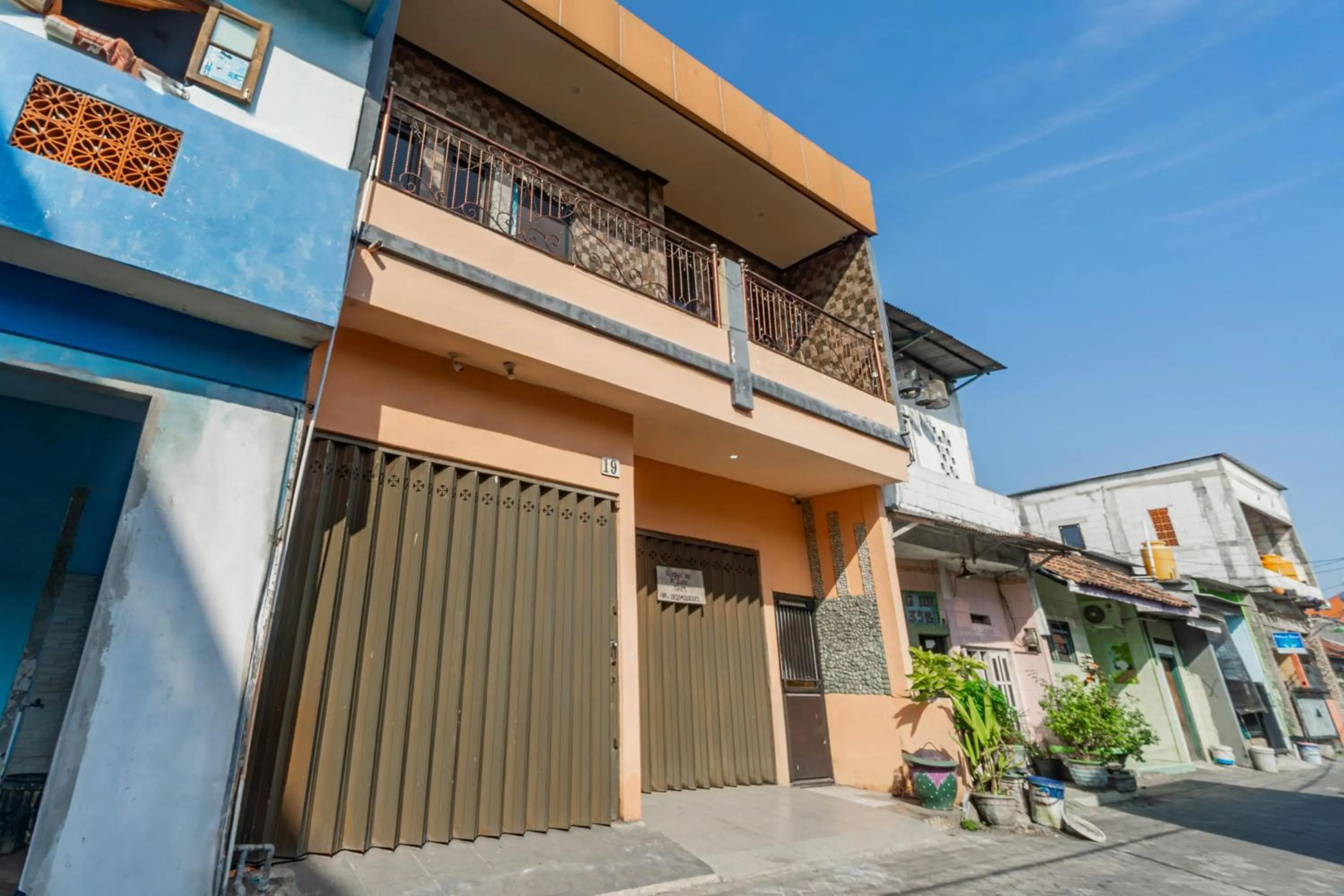 Facade/entrance in Hotel O Buduran Homestay Syariah
