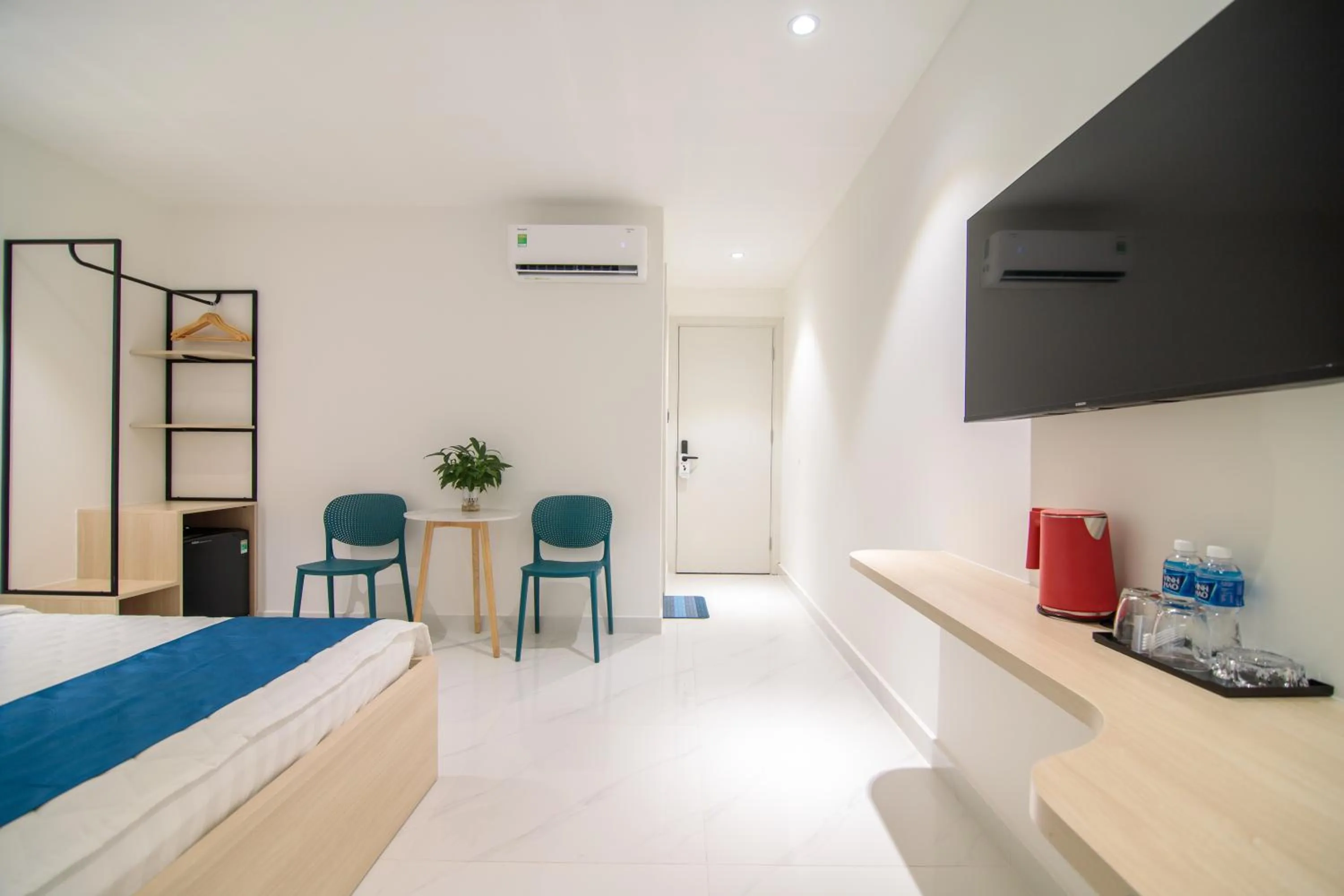 hair dresser, Bed in Bin Bin Hotel 11 Near Island Diamond