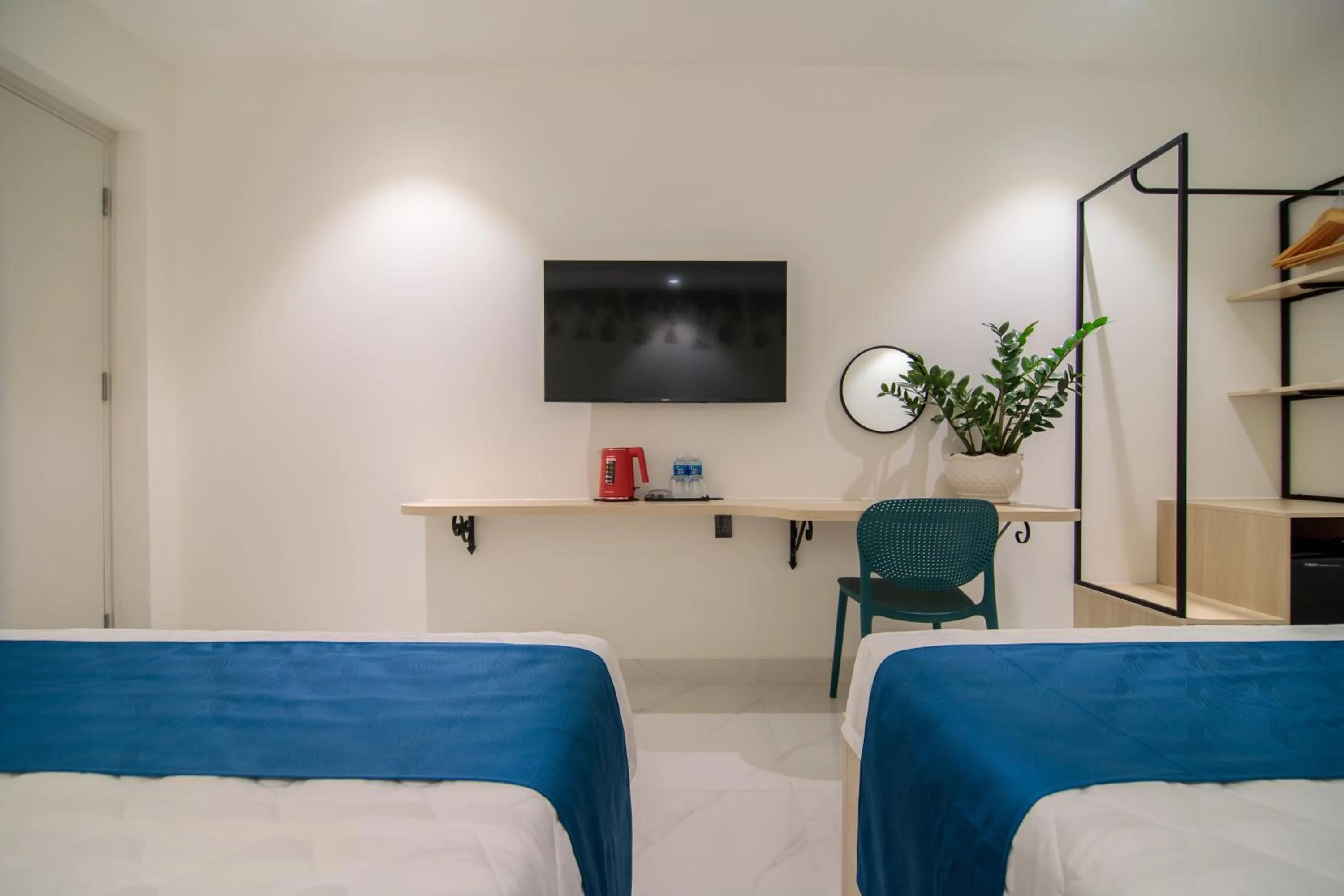 hair dresser, Bed in Bin Bin Hotel 11 Near Island Diamond