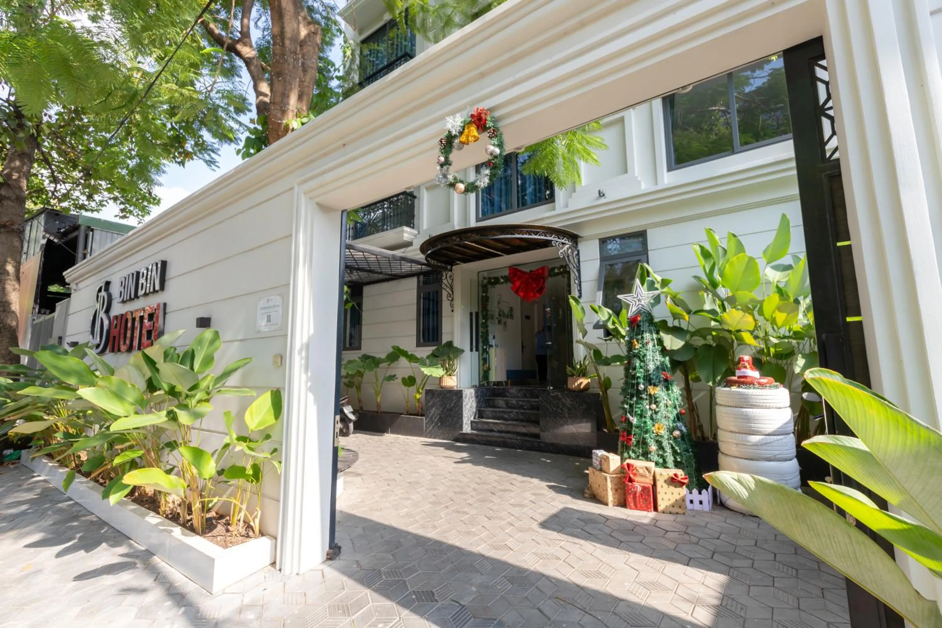 Bin Bin Hotel 11 Near Island Diamond