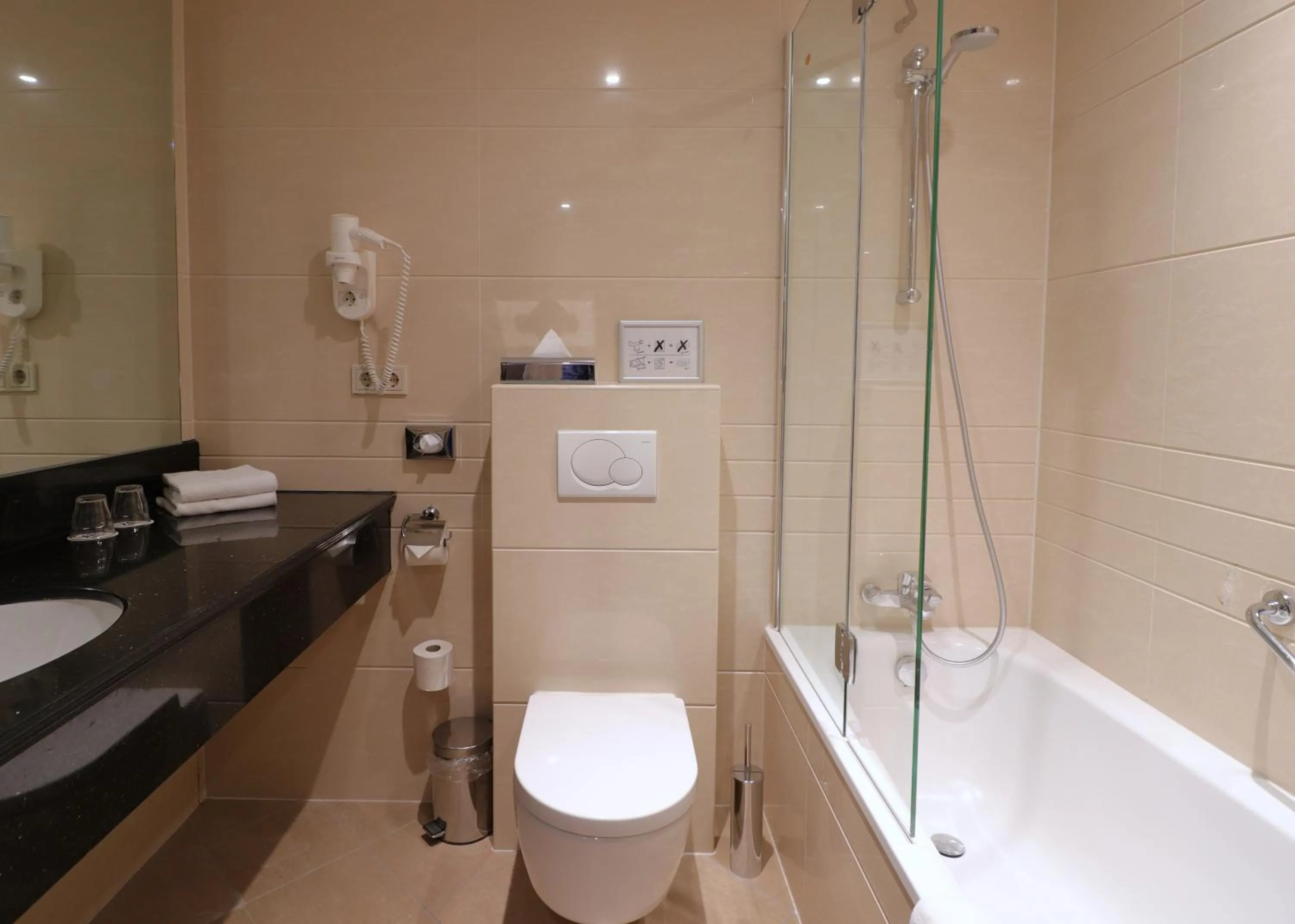 Toilet in XO Hotels Blue Tower