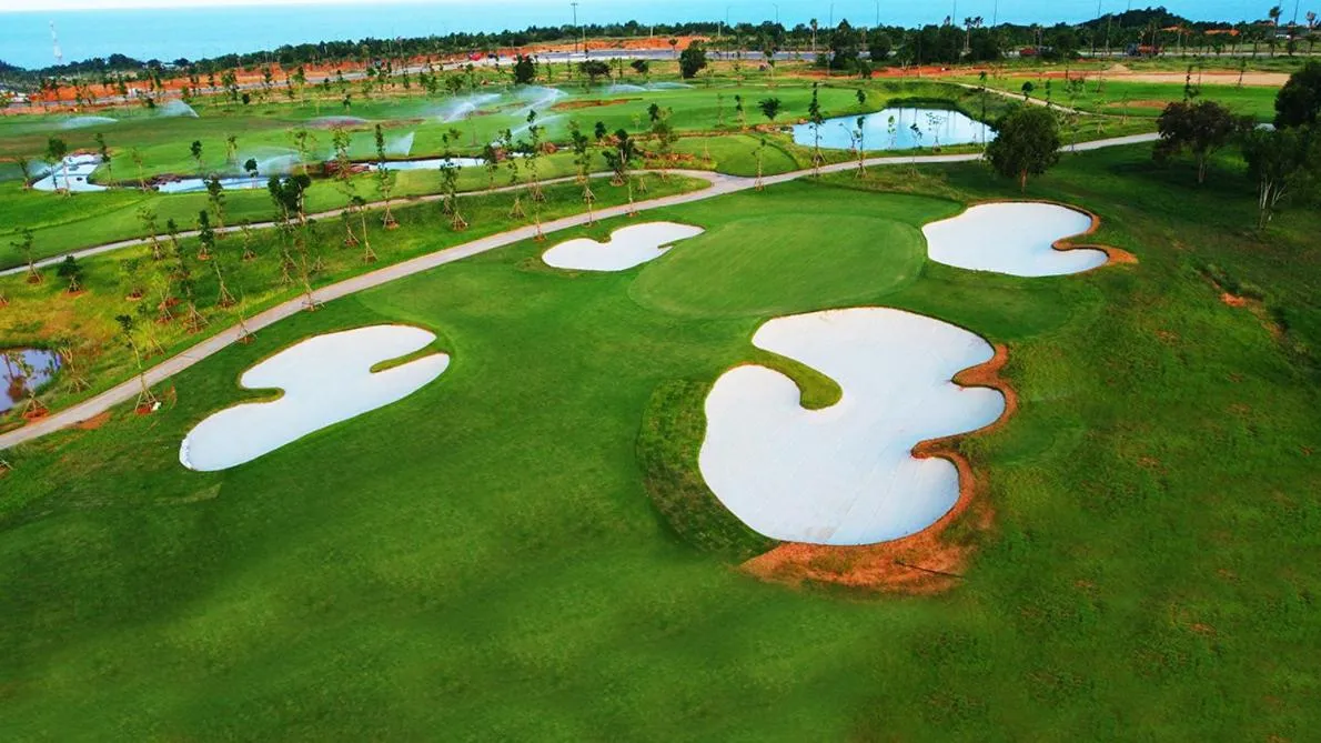 Golfcourse in JB. Nguyễn Villa NovaWorld Phan Thiết