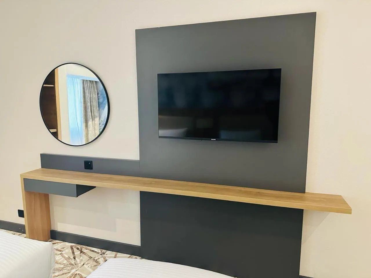 TV and multimedia in SKY PARK HOTEL