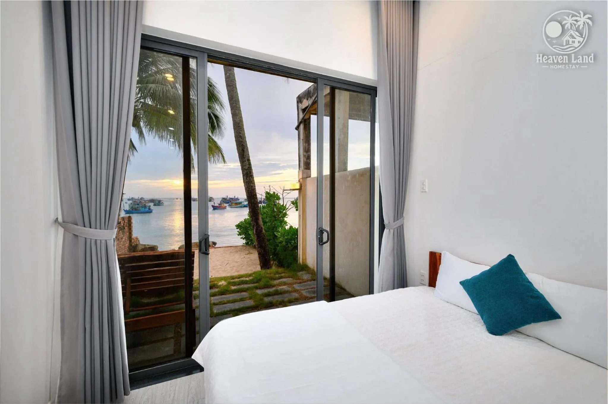 Bed in Heaven Land PQ - by BAY LUXURY