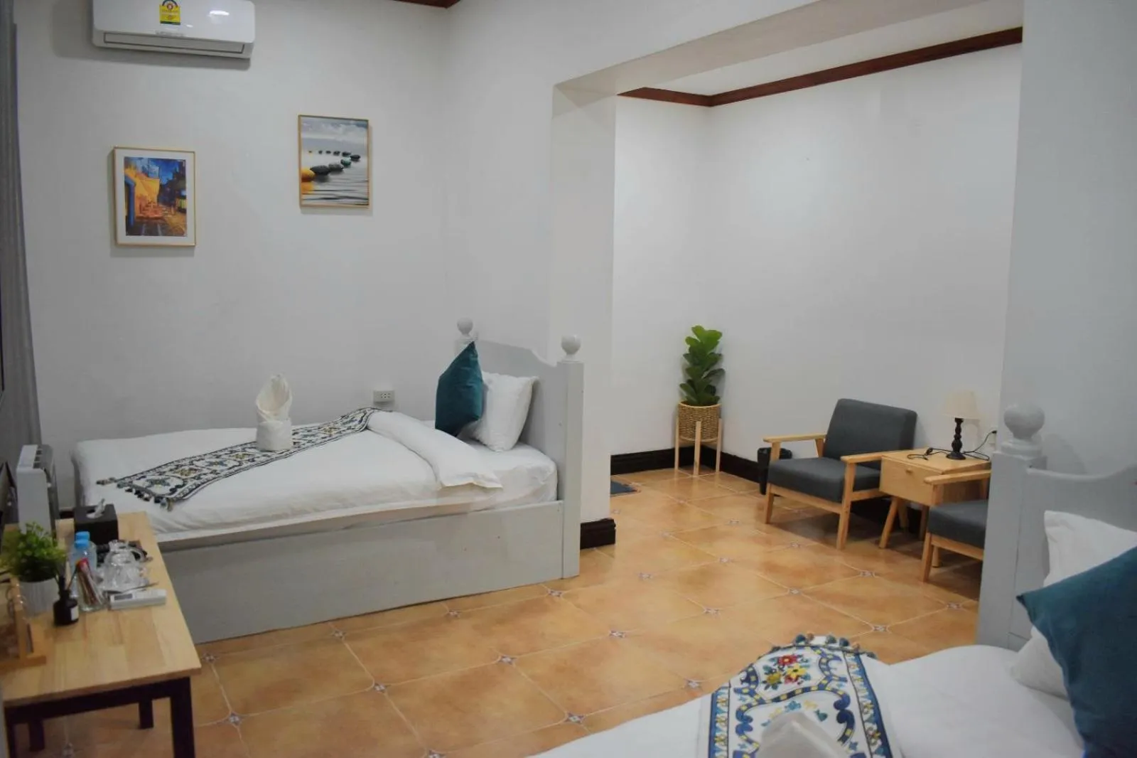 Bed in Monsane villa