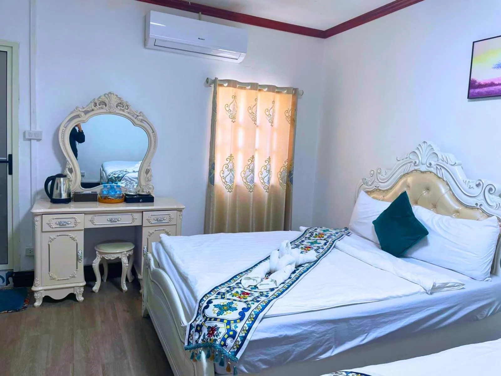 Bed in Monsane villa