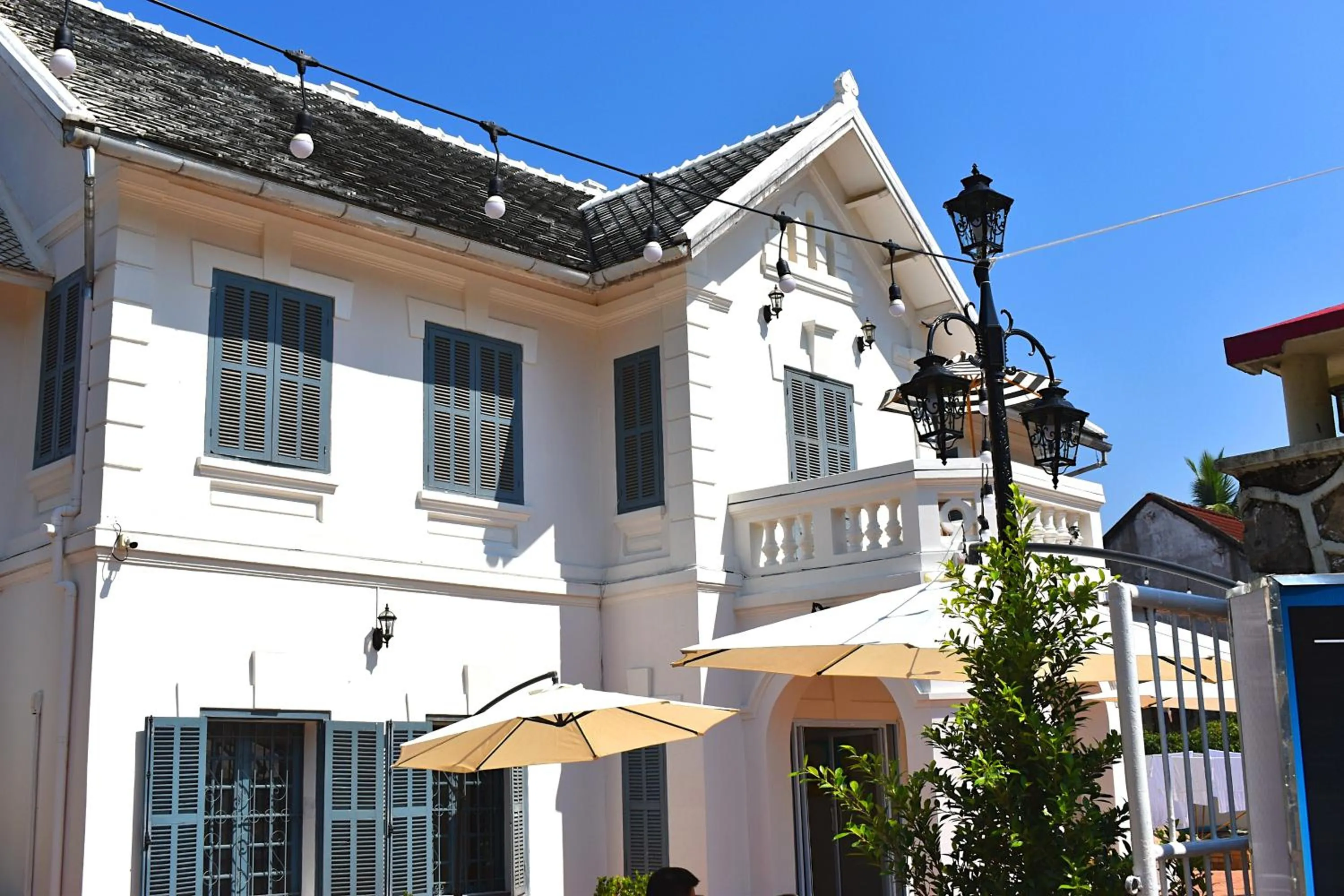 Property building in Monsane villa