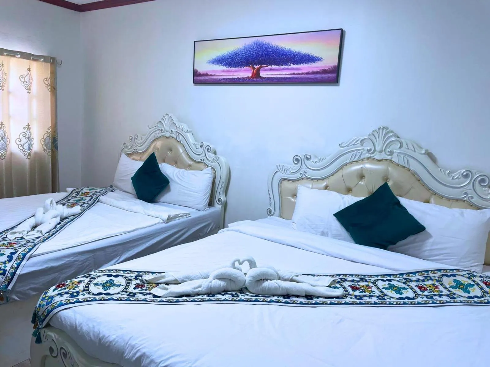 Bed in Monsane villa