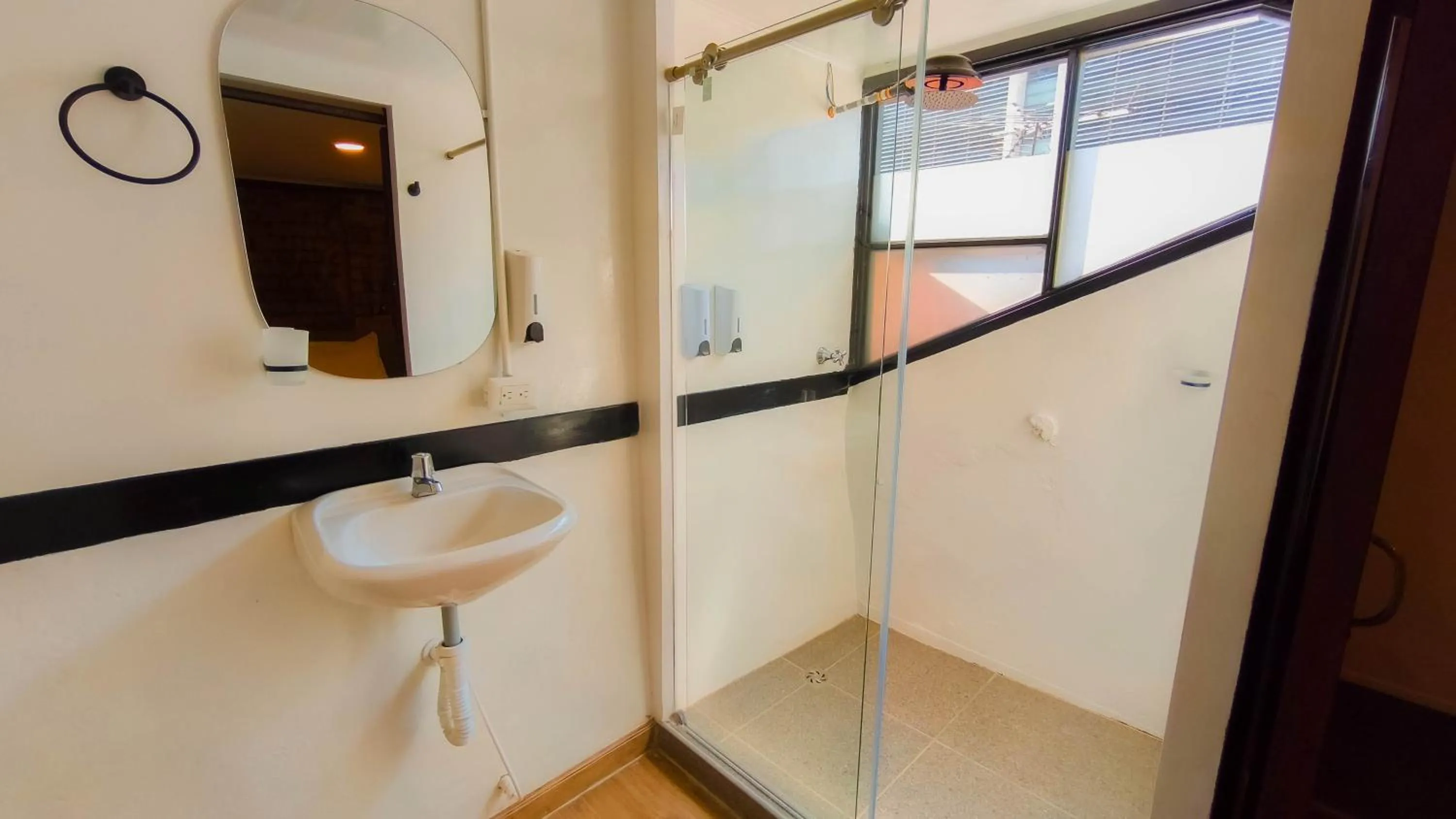 Shower in Hotel Quinta Bolivar