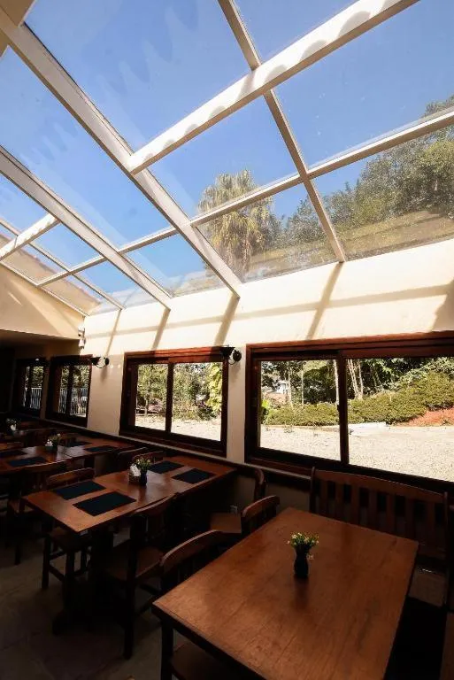 Restaurant/places to eat in Pousada Paris Hostelli