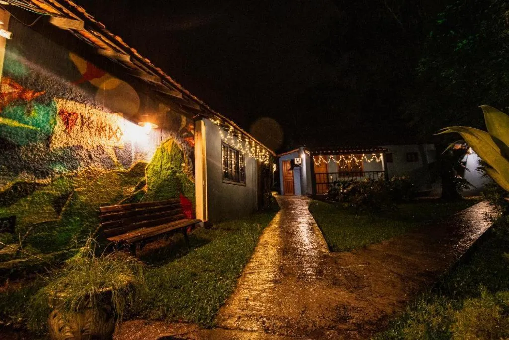 Property building in Pousada Paris Hostelli