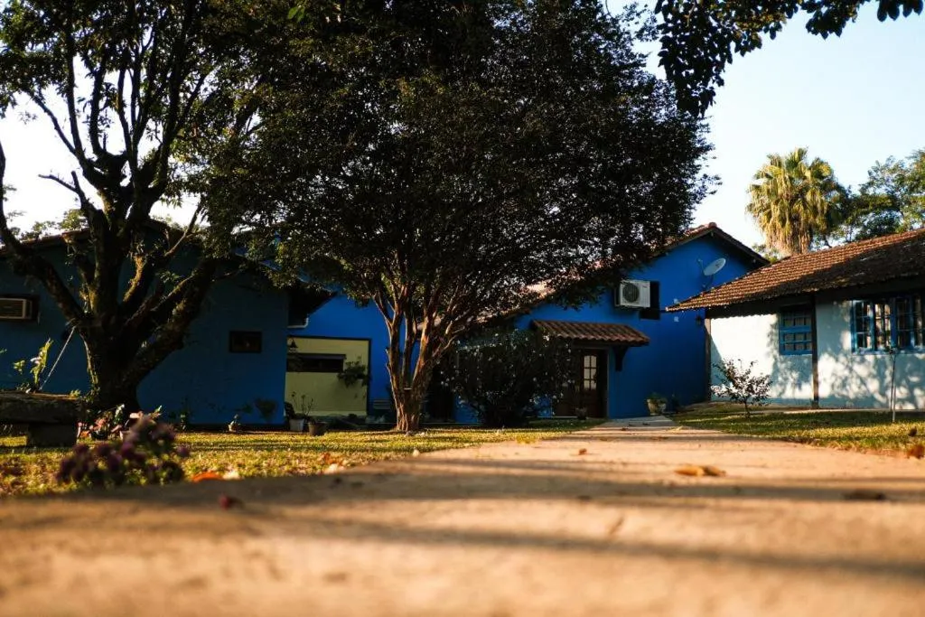 Property building in Pousada Paris Hostelli