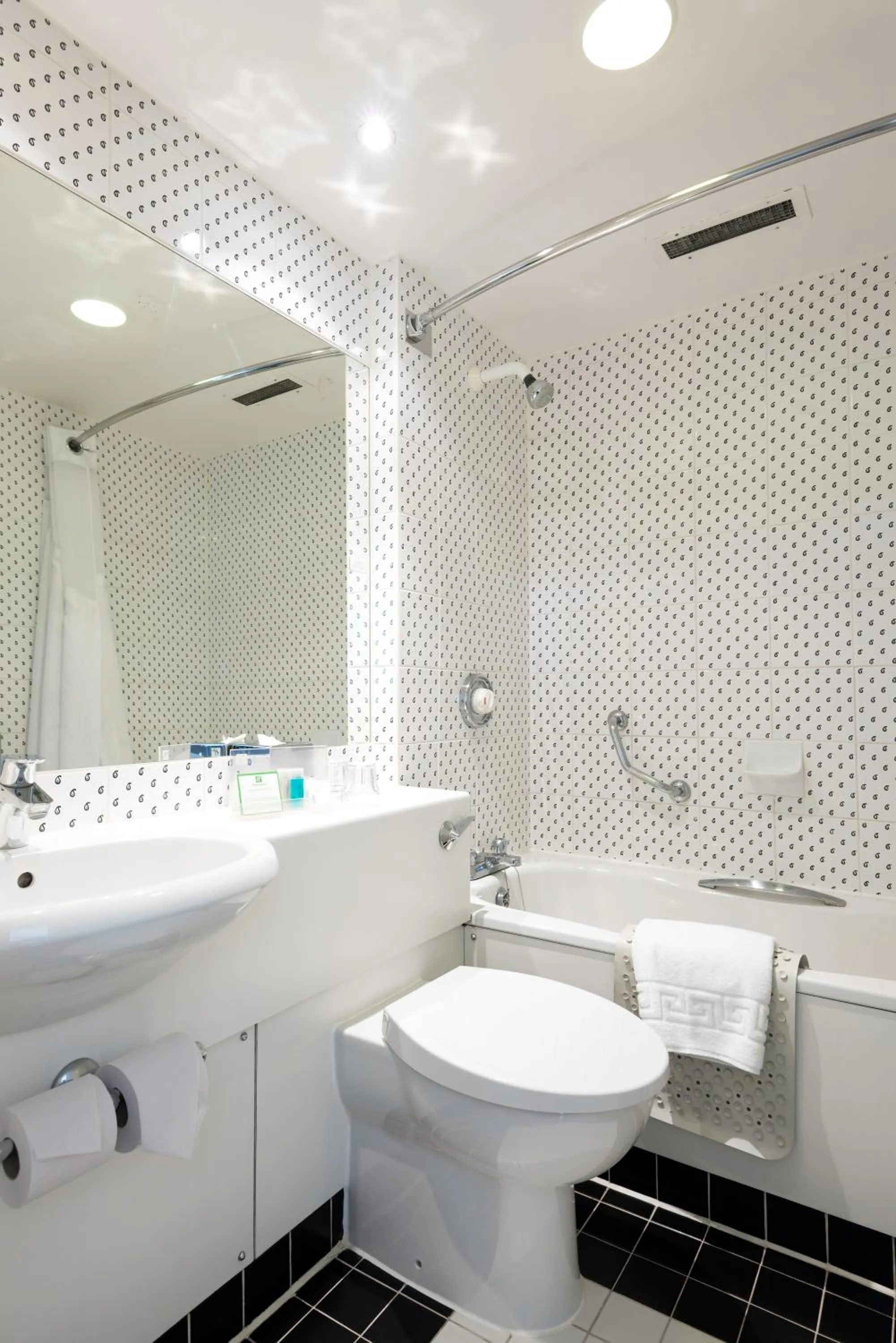 Shower in Flitwick Manor Hotel