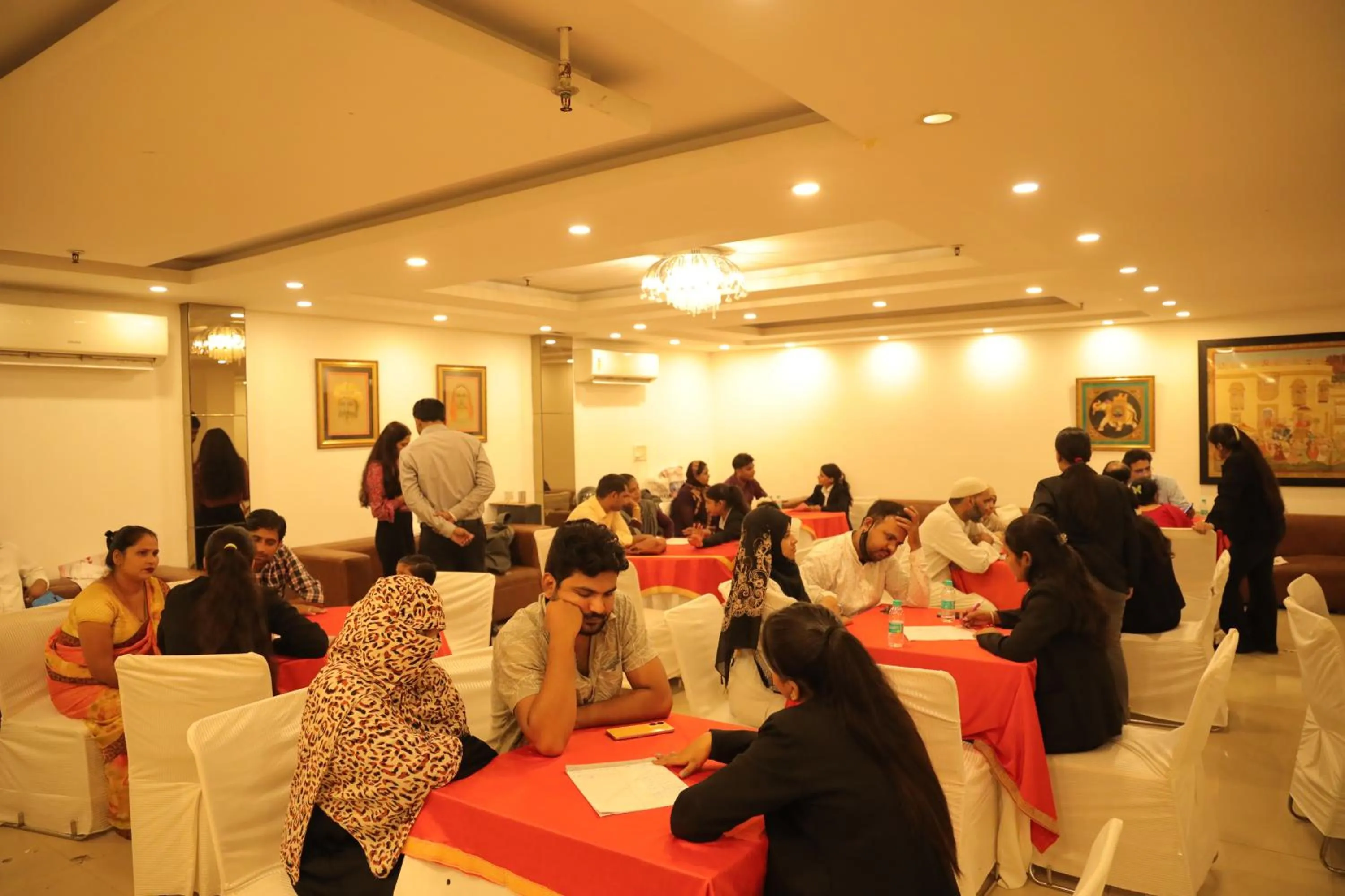 Restaurant/places to eat in Hotel Nirvana Suites