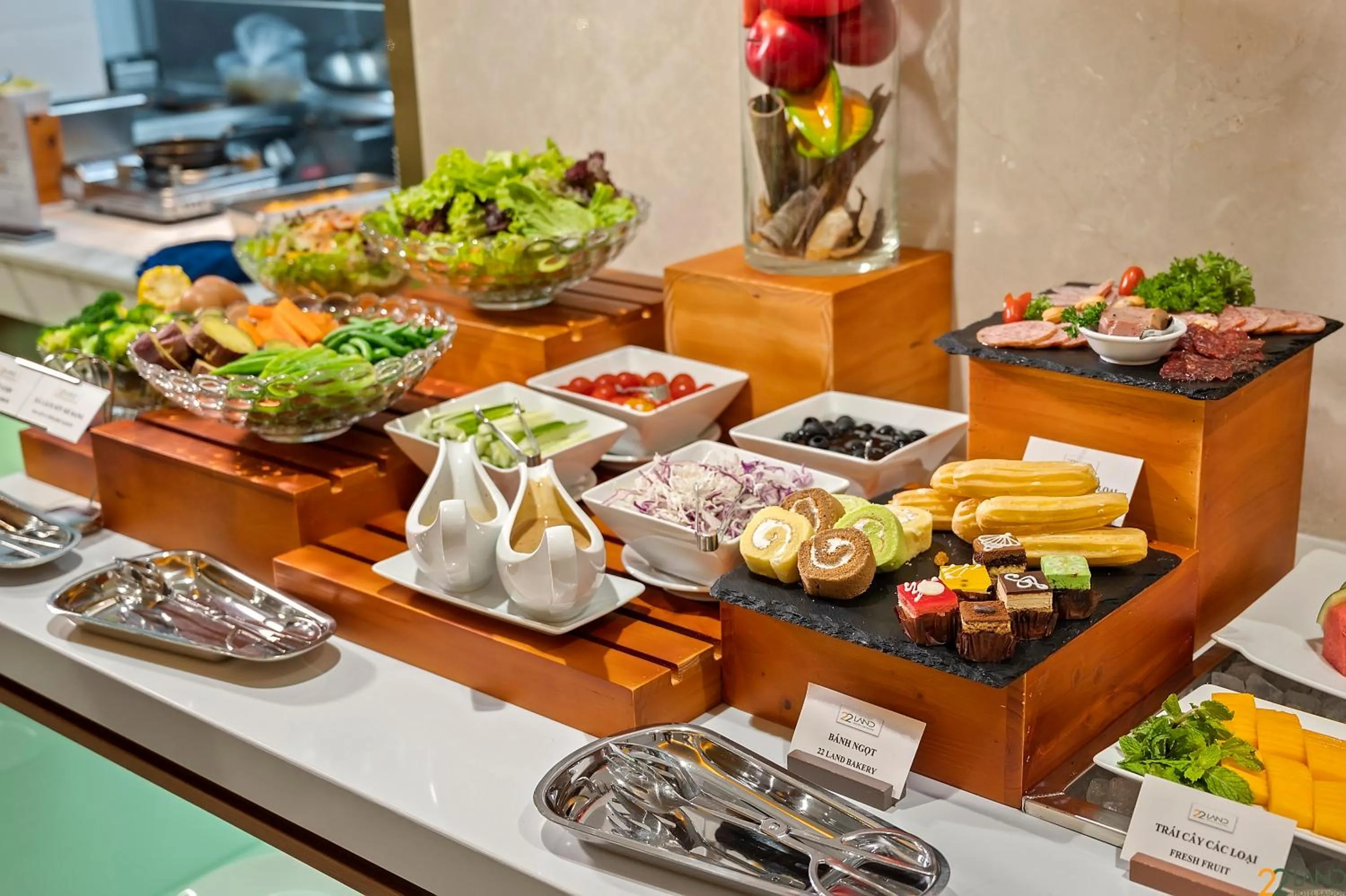 Restaurant/places to eat in 22Land Hotel Saigon